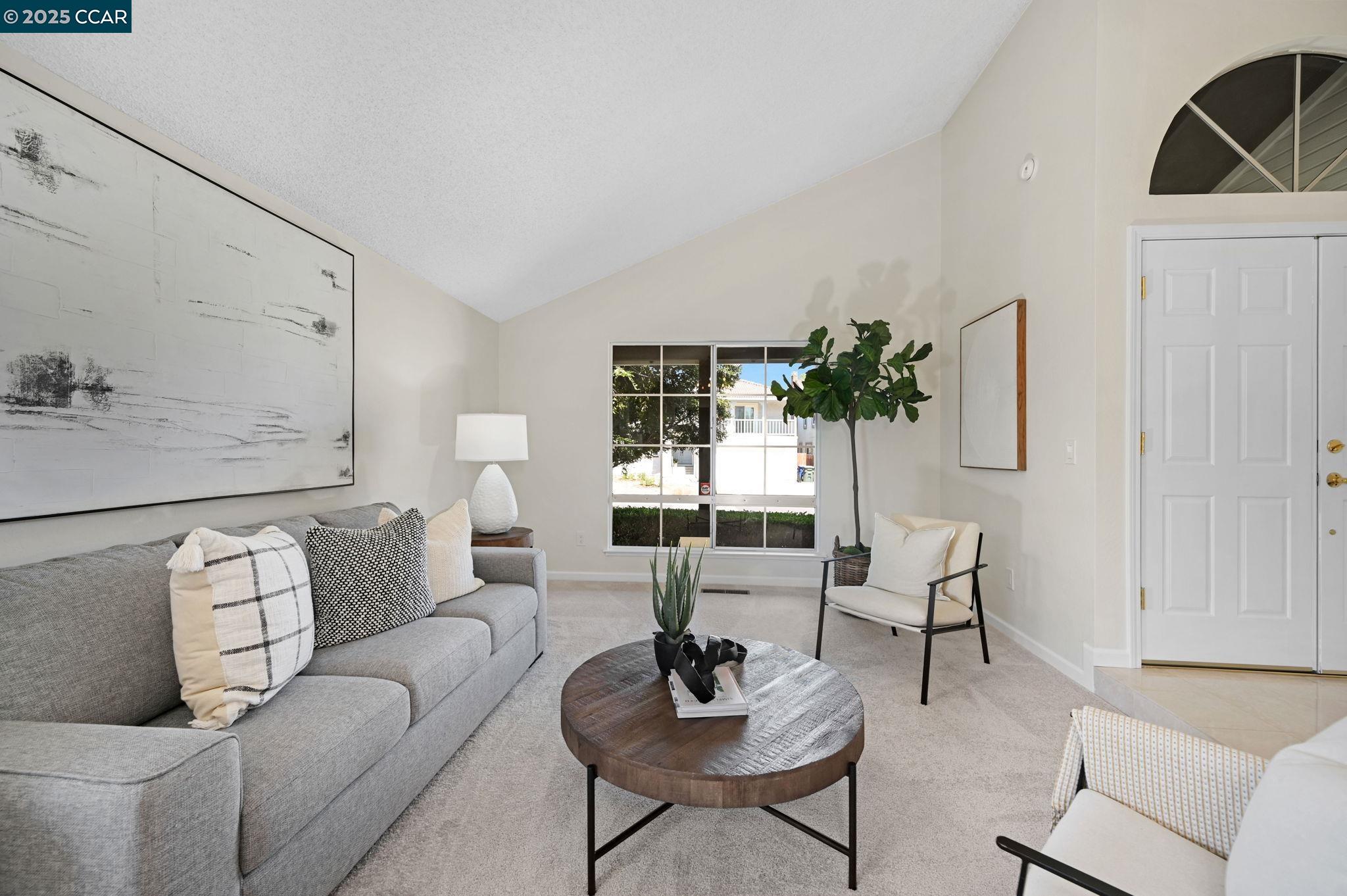 Detail Gallery Image 4 of 29 For 5040 Murchio Dr, Concord,  CA 94521-3638 - 3 Beds | 2 Baths