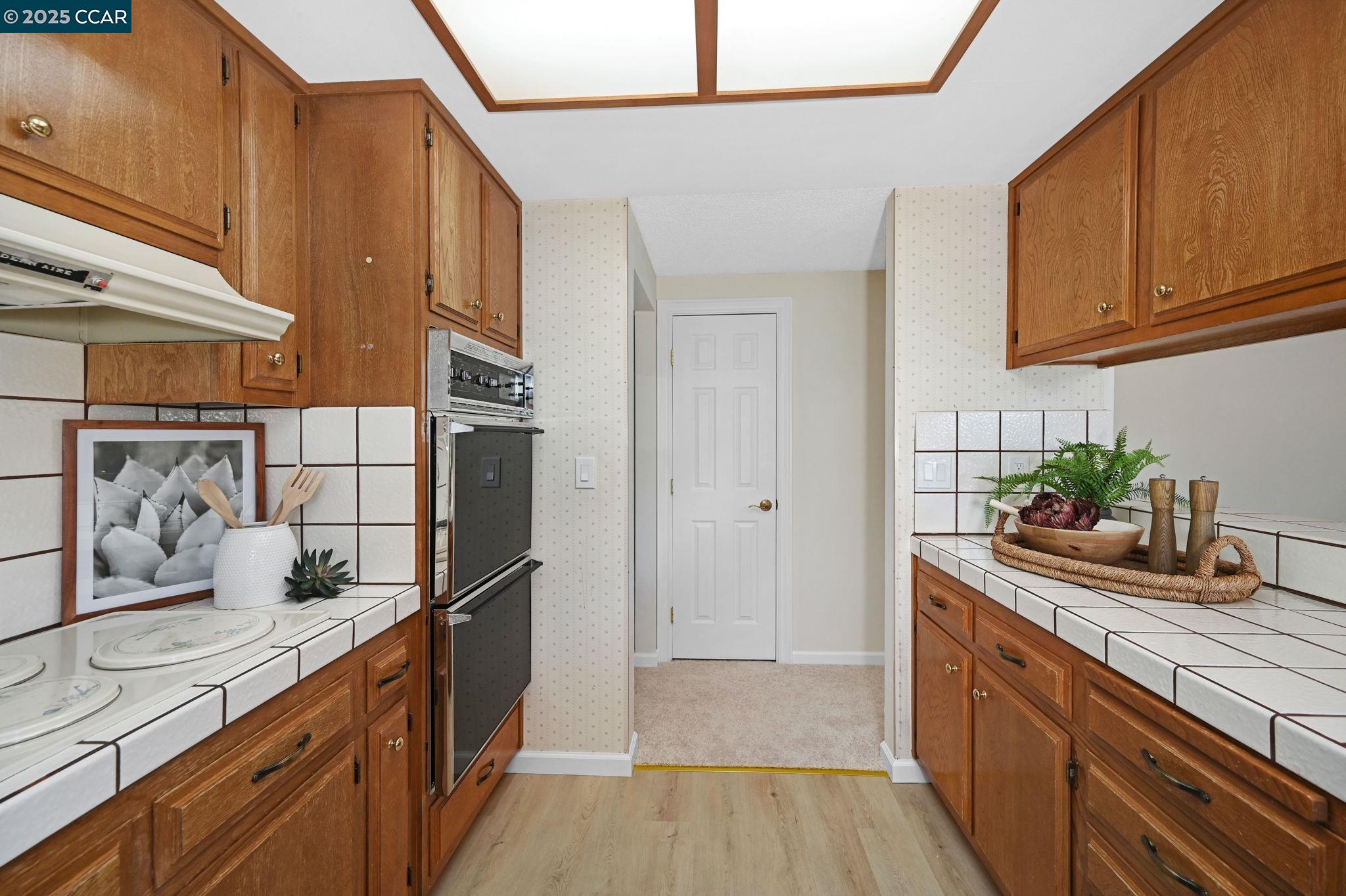 Detail Gallery Image 10 of 29 For 5040 Murchio Dr, Concord,  CA 94521-3638 - 3 Beds | 2 Baths