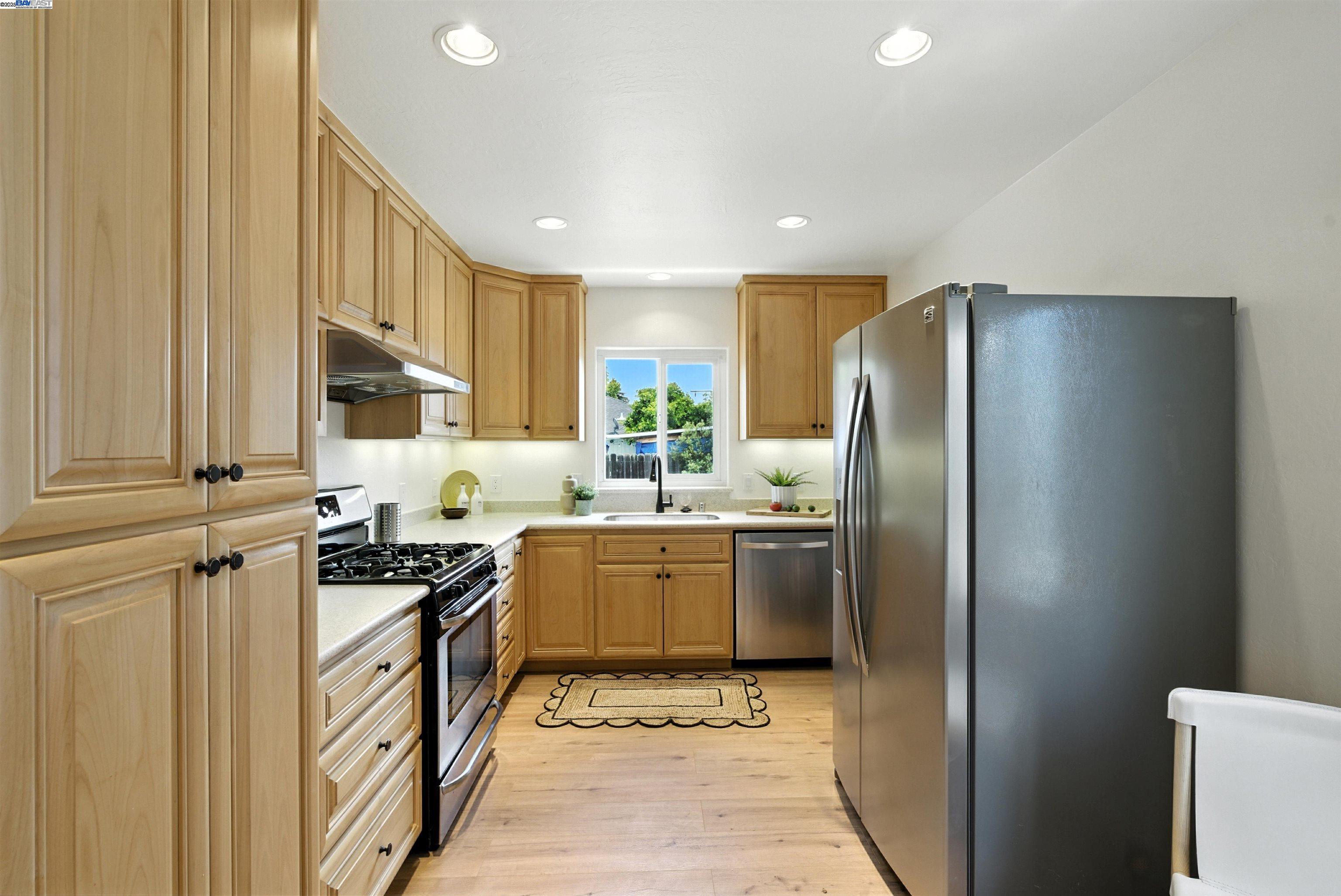 Detail Gallery Image 8 of 34 For 804 Arthur Ave, San Leandro,  CA 94577 - 3 Beds | 1 Baths