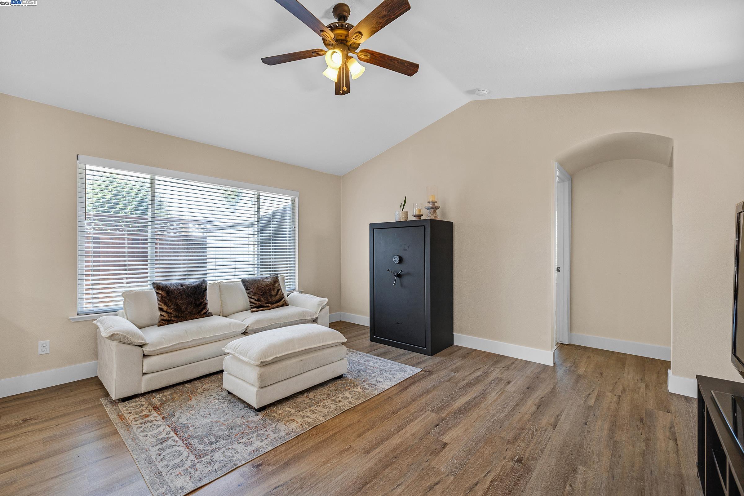Detail Gallery Image 15 of 39 For 1636 Green Springs Ct, Tracy,  CA 95377 - 3 Beds | 3 Baths