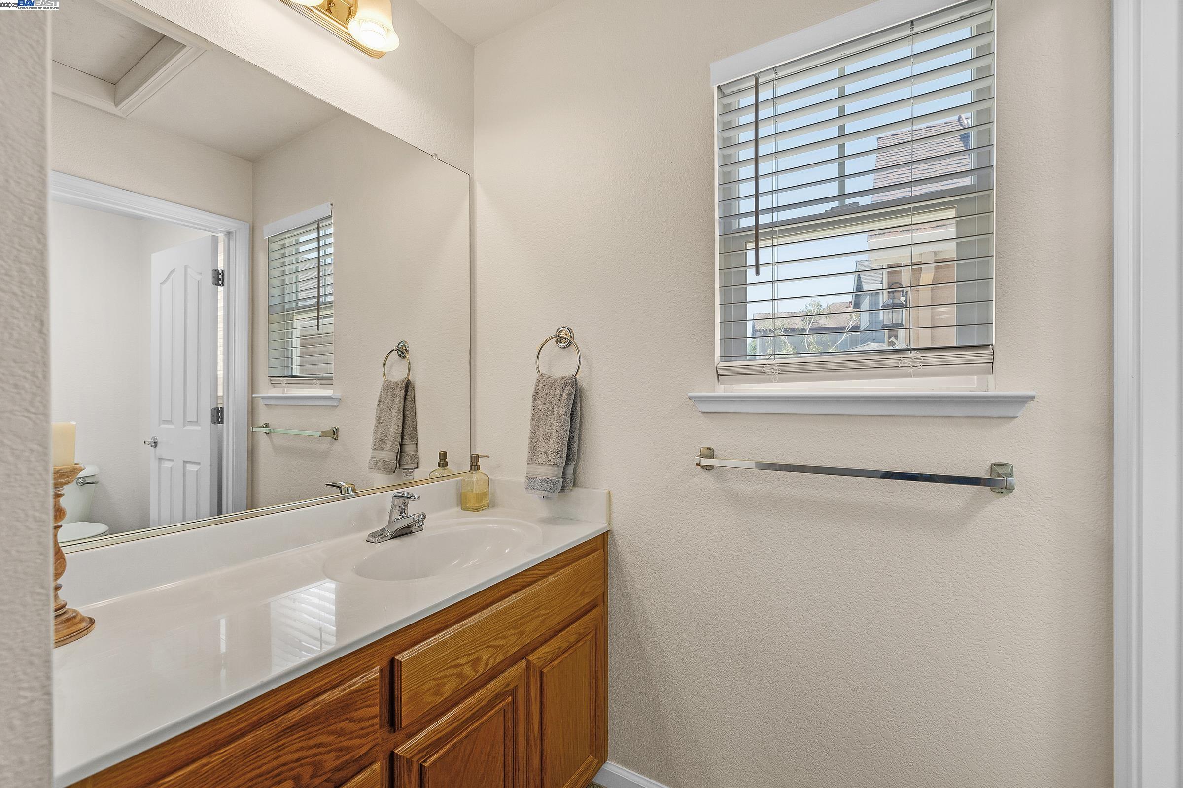 Detail Gallery Image 28 of 39 For 1636 Green Springs Ct, Tracy,  CA 95377 - 3 Beds | 3 Baths