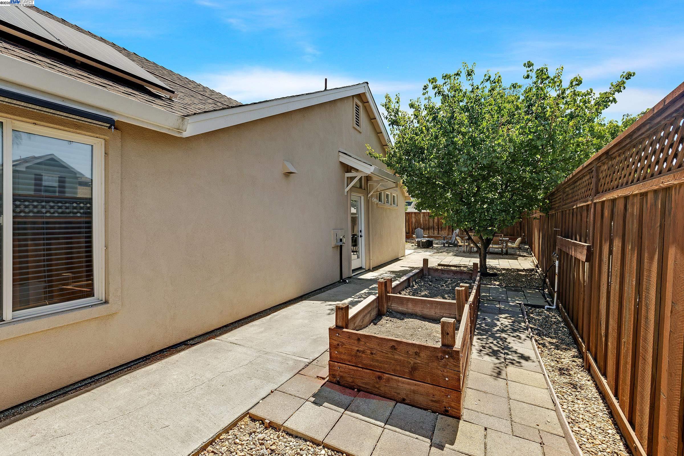 Detail Gallery Image 36 of 39 For 1636 Green Springs Ct, Tracy,  CA 95377 - 3 Beds | 3 Baths