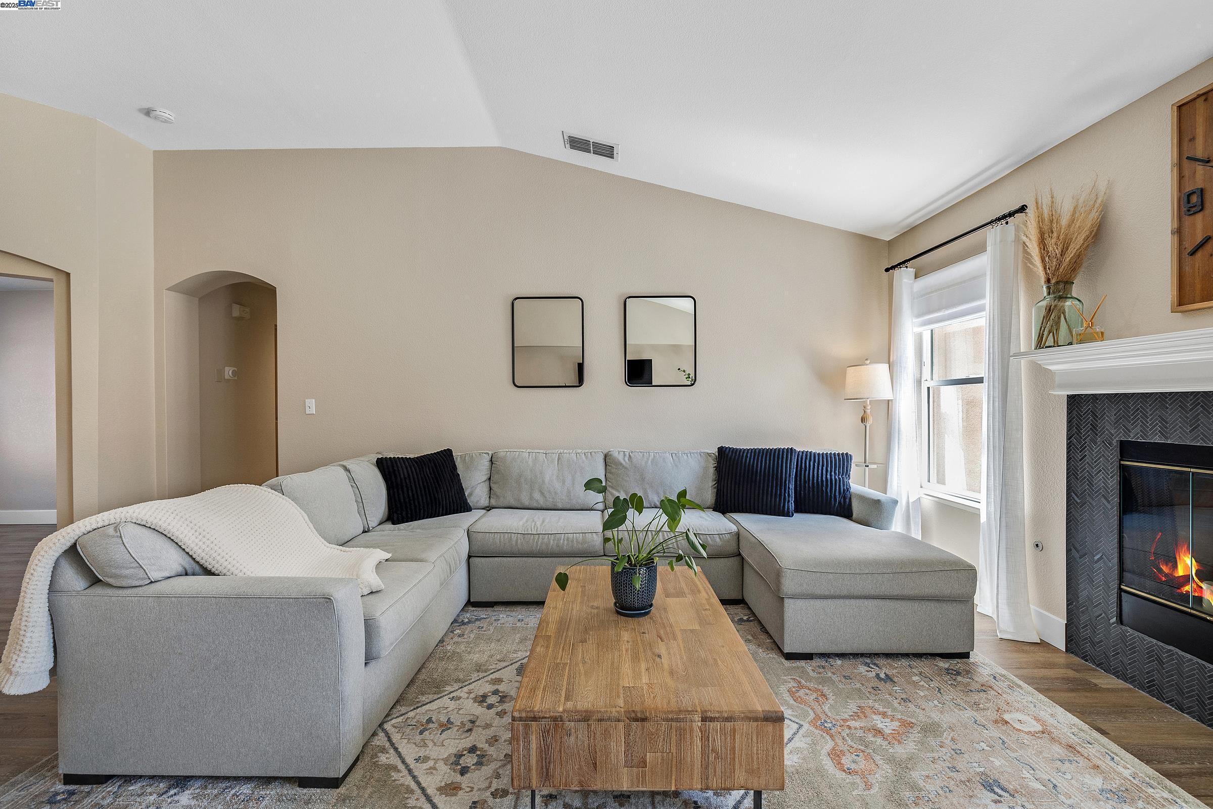 Detail Gallery Image 7 of 39 For 1636 Green Springs Ct, Tracy,  CA 95377 - 3 Beds | 3 Baths