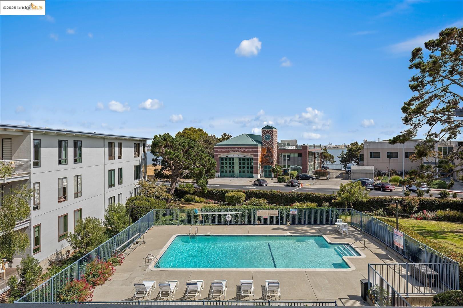 Photo #5: 41103960 Listing 
