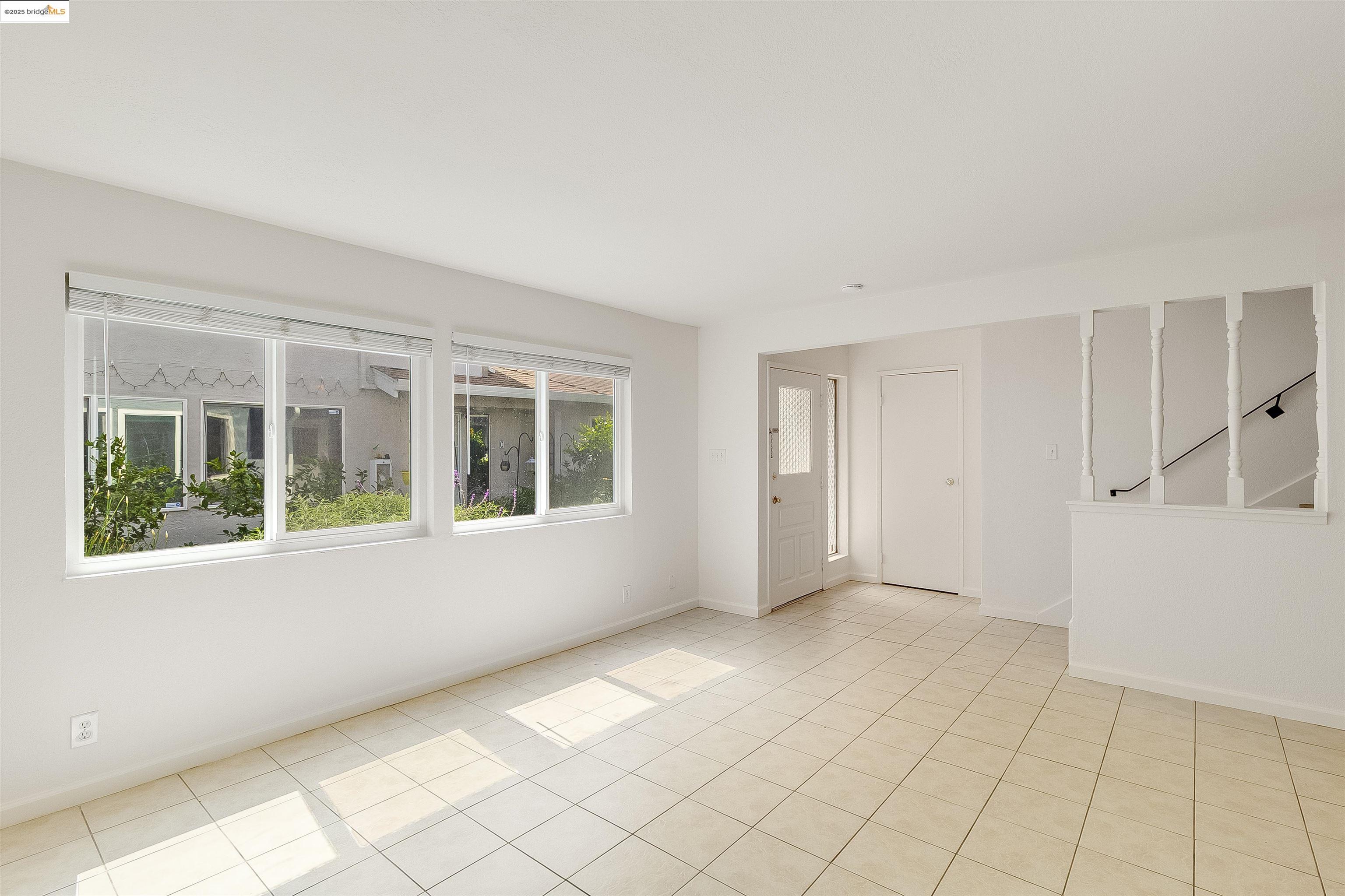 Detail Gallery Image 13 of 44 For 1064 Mohr Ln #C,  Concord,  CA 94518 - 2 Beds | 1 Baths