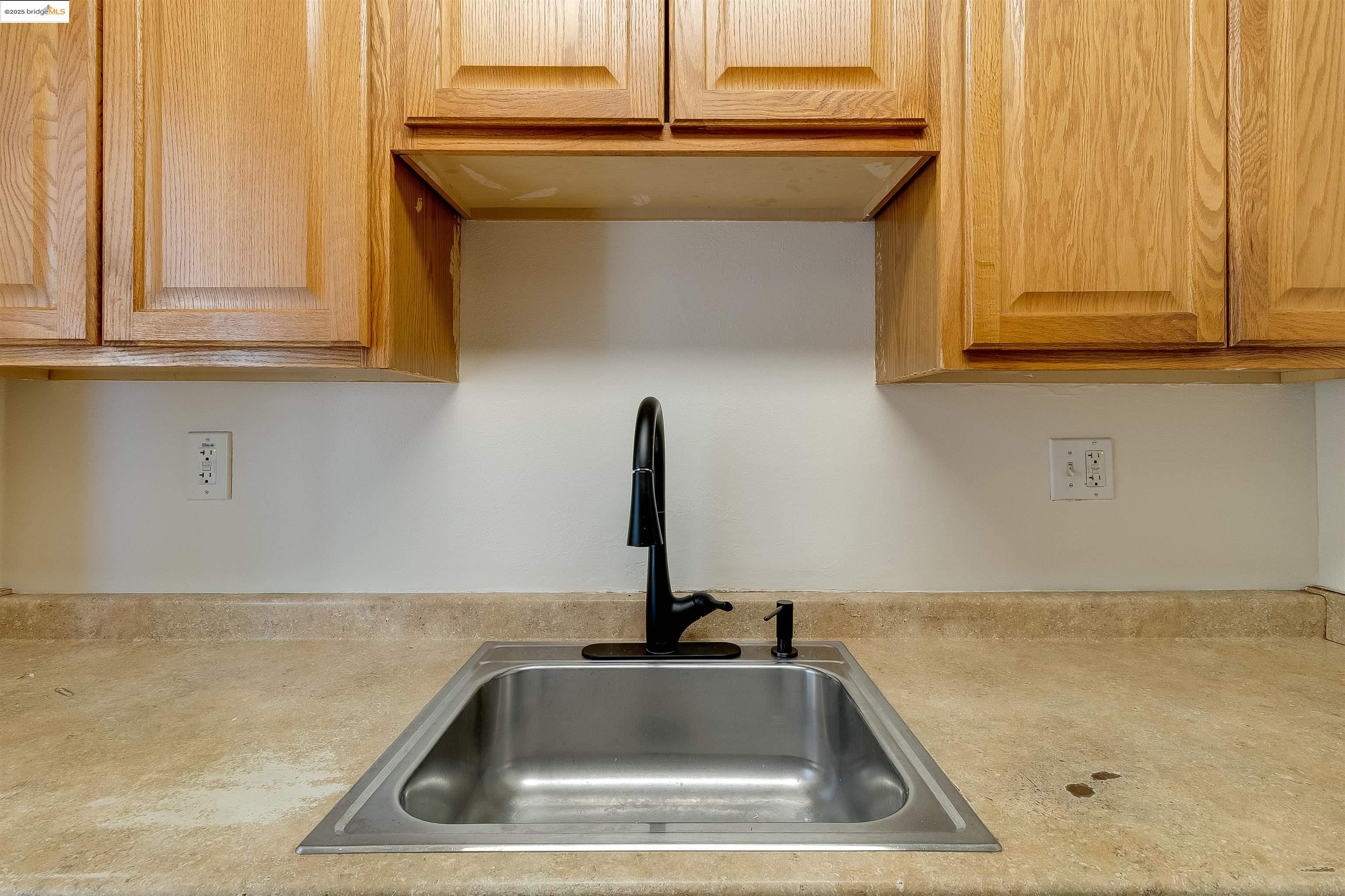 Detail Gallery Image 20 of 44 For 1064 Mohr Ln #C,  Concord,  CA 94518 - 2 Beds | 1 Baths