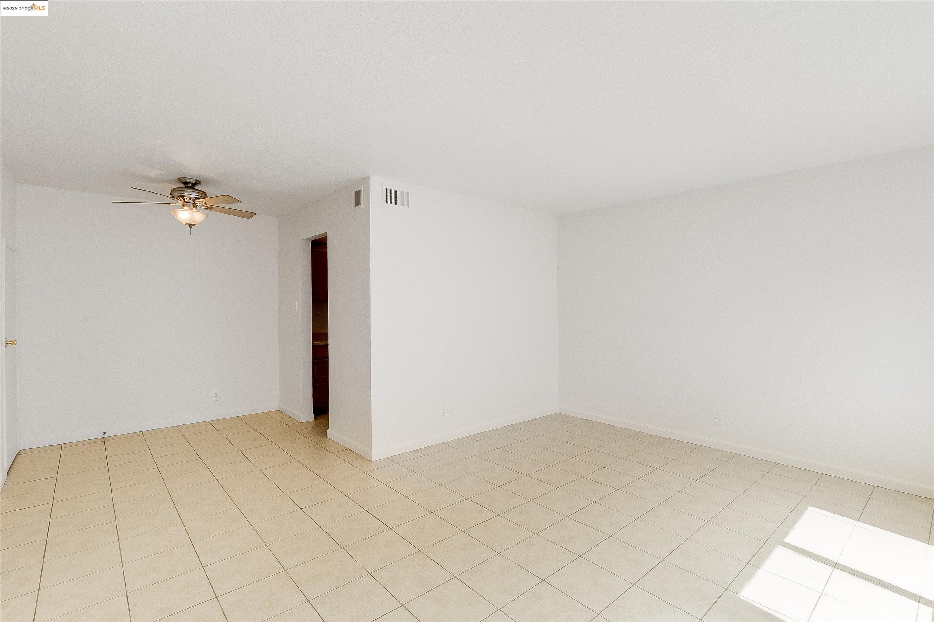Photo #8: 41103961 Listing: Photo #8