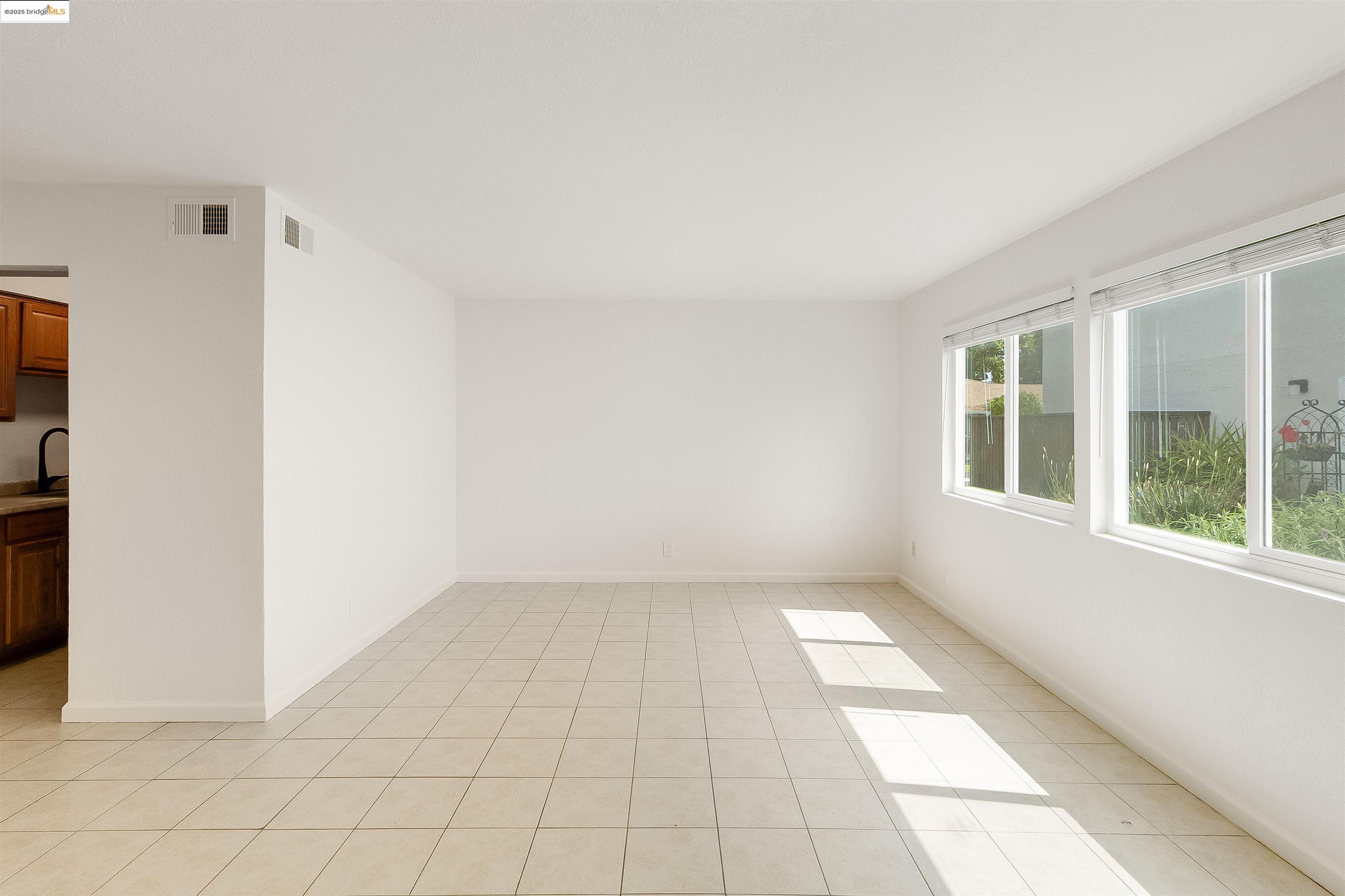 Photo #9: 41103961 Listing: Photo #9
