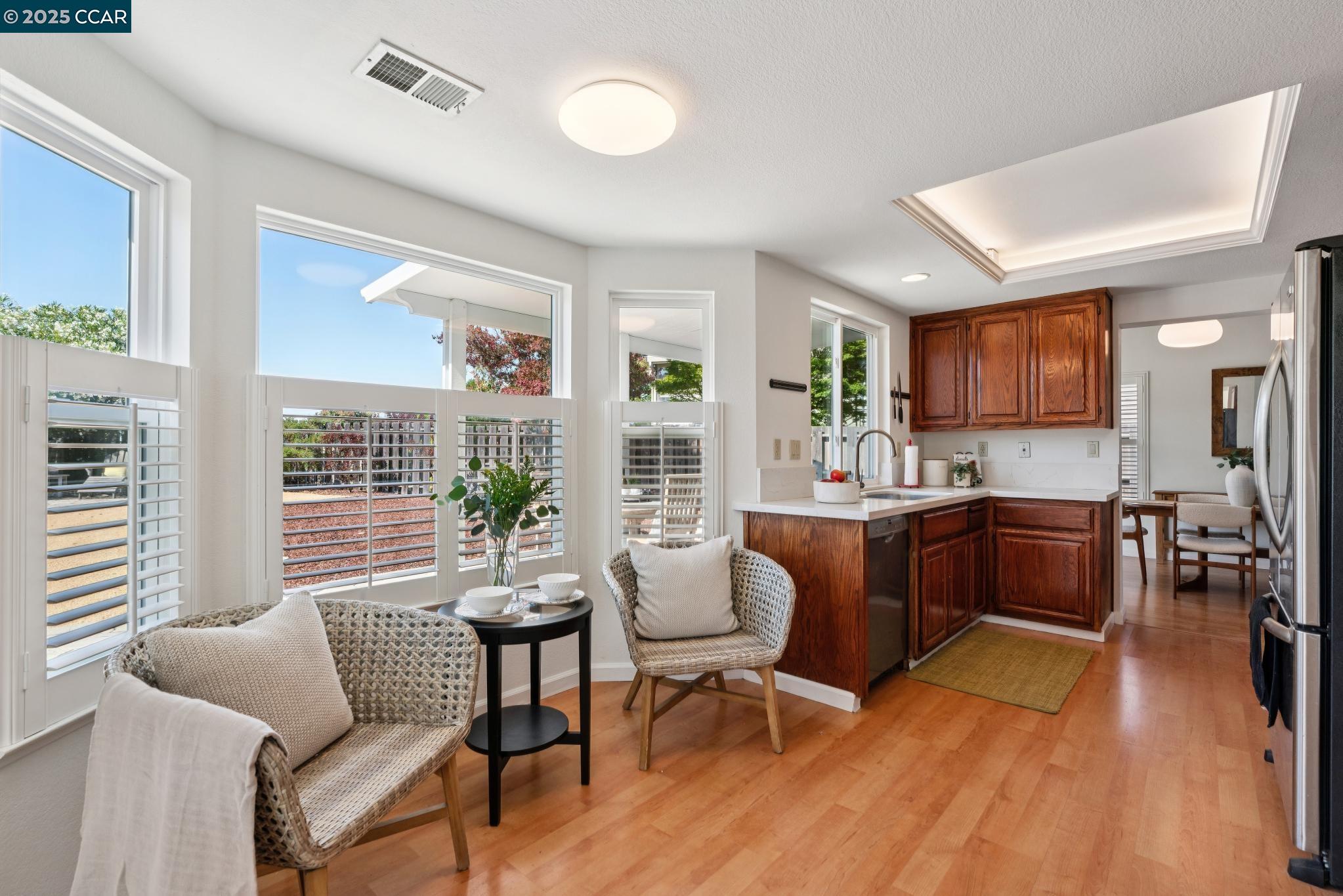 Detail Gallery Image 14 of 60 For 2817 Poulos Court, Pinole,  CA 94564 - 3 Beds | 2/1 Baths