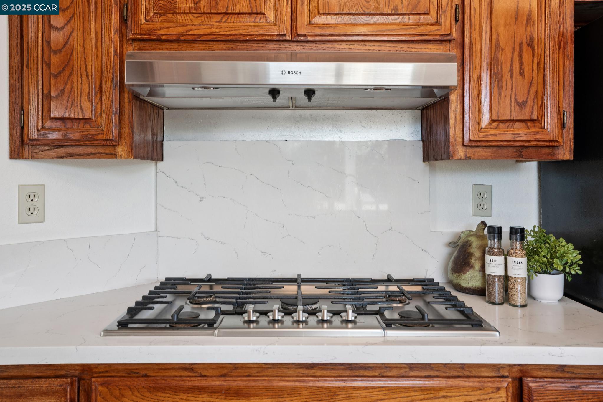Detail Gallery Image 18 of 60 For 2817 Poulos Court, Pinole,  CA 94564 - 3 Beds | 2/1 Baths