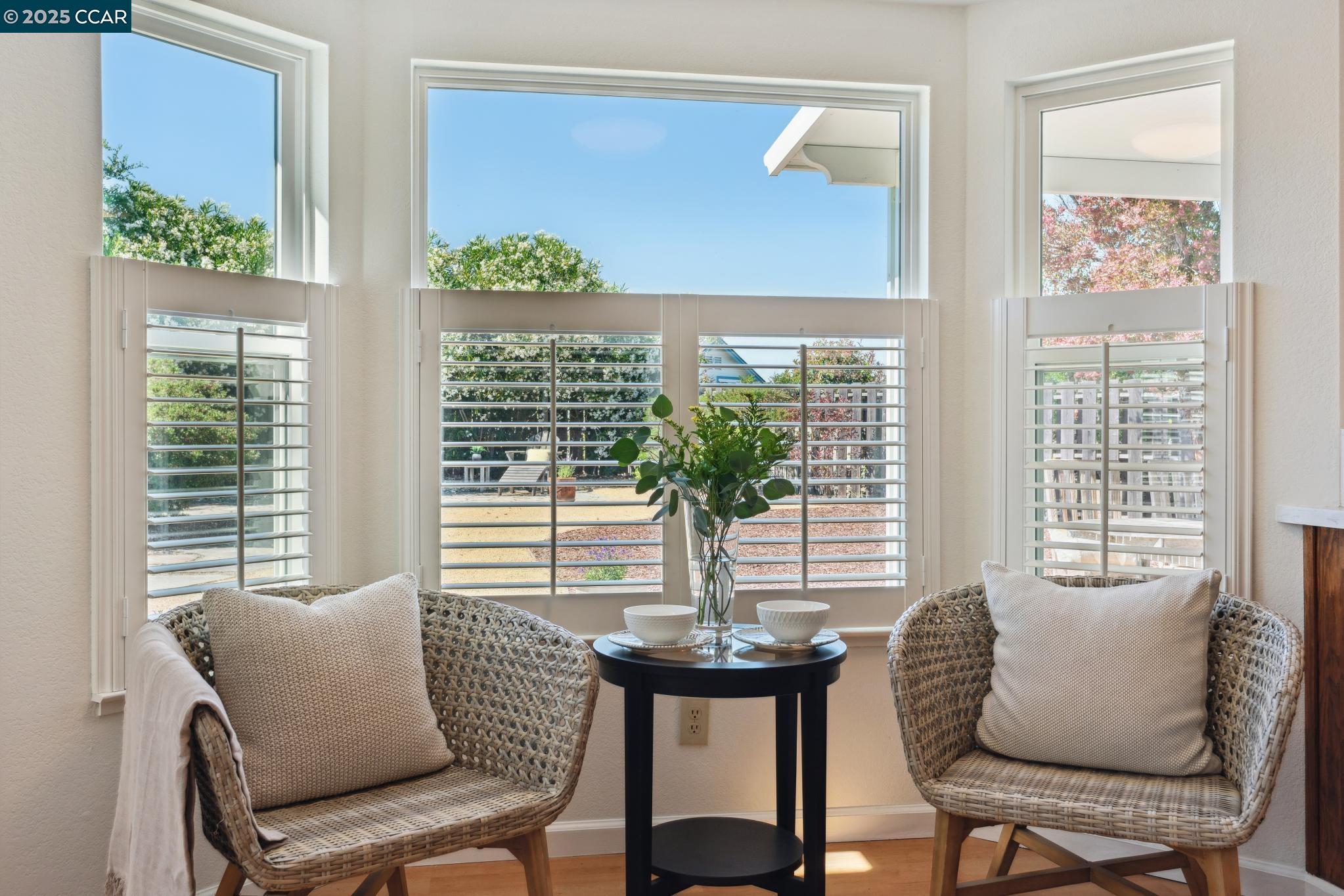 Detail Gallery Image 19 of 60 For 2817 Poulos Court, Pinole,  CA 94564 - 3 Beds | 2/1 Baths