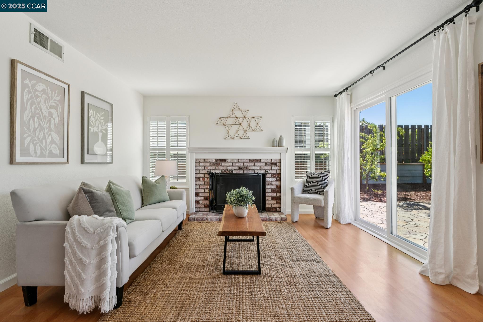 Detail Gallery Image 20 of 60 For 2817 Poulos Court, Pinole,  CA 94564 - 3 Beds | 2/1 Baths