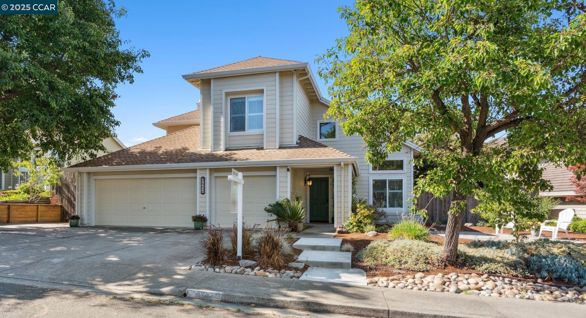 Detail Gallery Image 3 of 60 For 2817 Poulos Court, Pinole,  CA 94564 - 3 Beds | 2/1 Baths