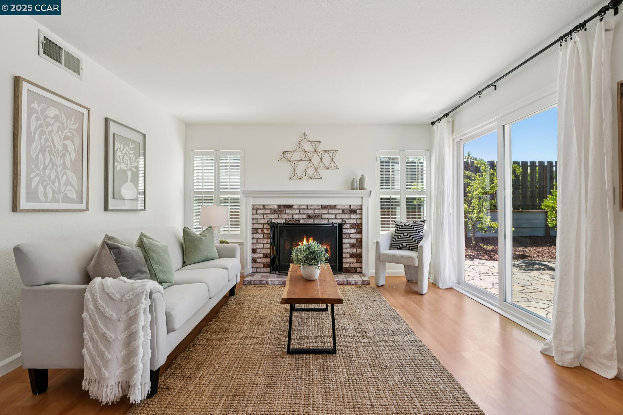 Detail Gallery Image 21 of 60 For 2817 Poulos Court, Pinole,  CA 94564 - 3 Beds | 2/1 Baths