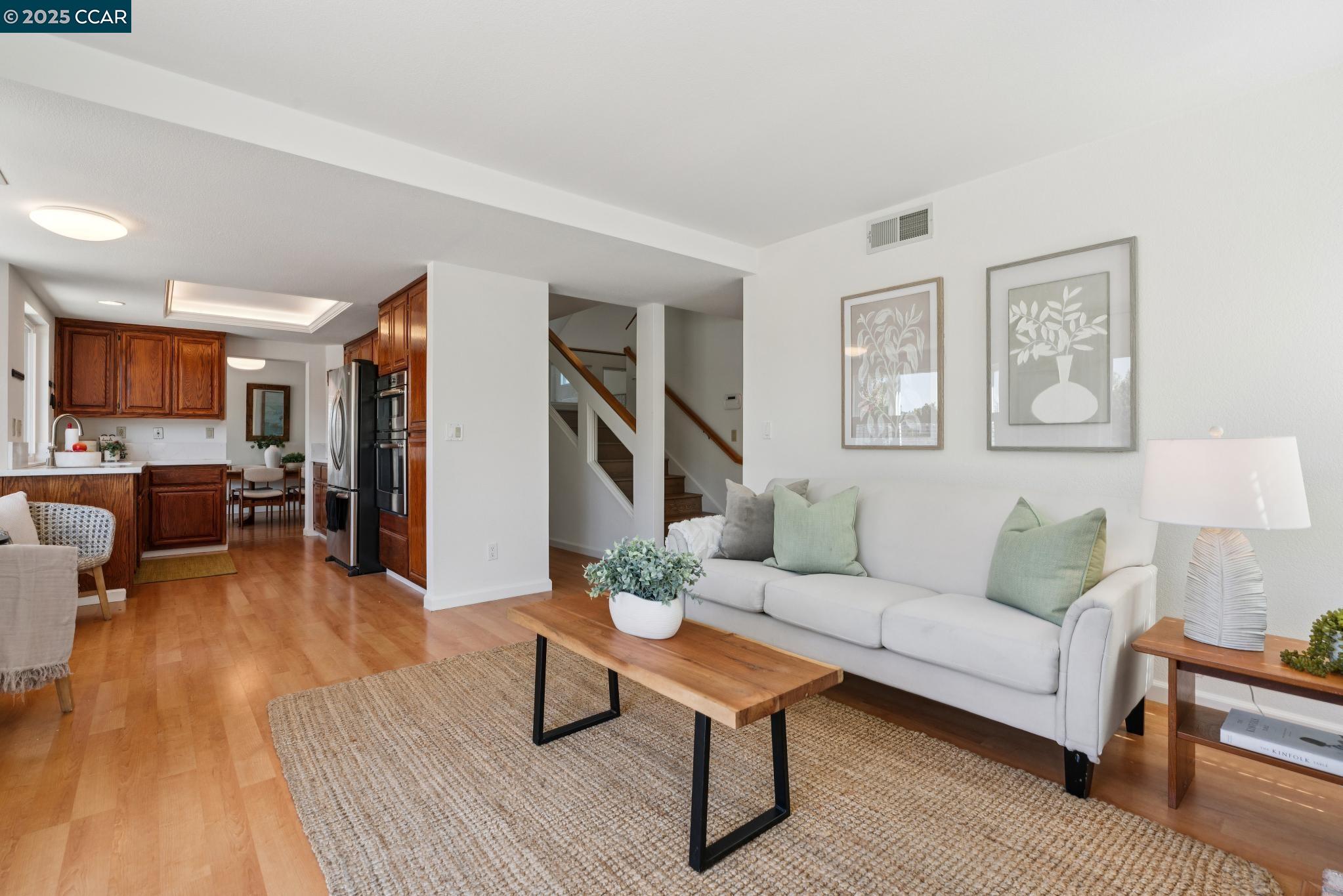 Detail Gallery Image 25 of 60 For 2817 Poulos Court, Pinole,  CA 94564 - 3 Beds | 2/1 Baths