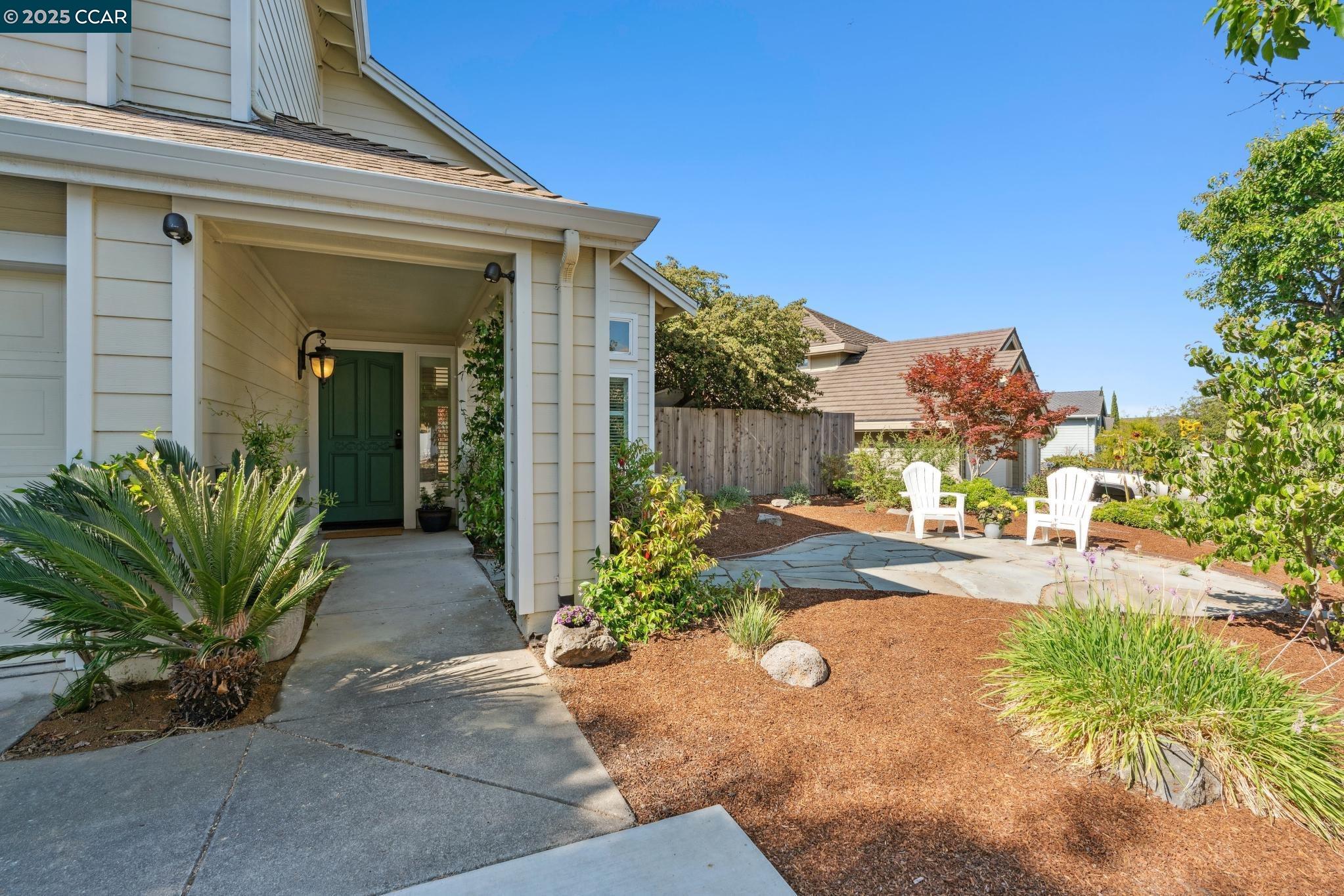 Detail Gallery Image 4 of 60 For 2817 Poulos Court, Pinole,  CA 94564 - 3 Beds | 2/1 Baths