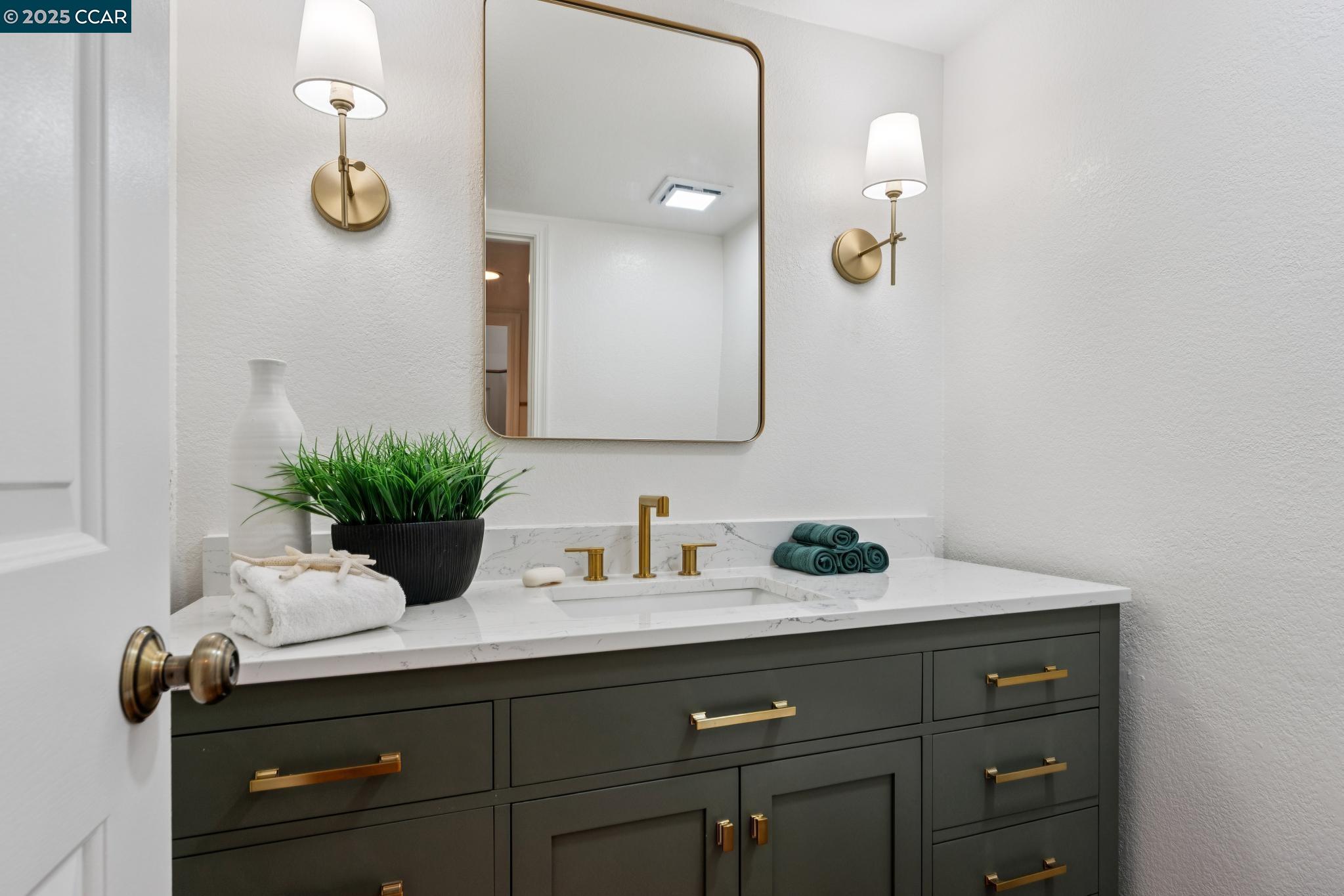 Detail Gallery Image 41 of 60 For 2817 Poulos Court, Pinole,  CA 94564 - 3 Beds | 2/1 Baths