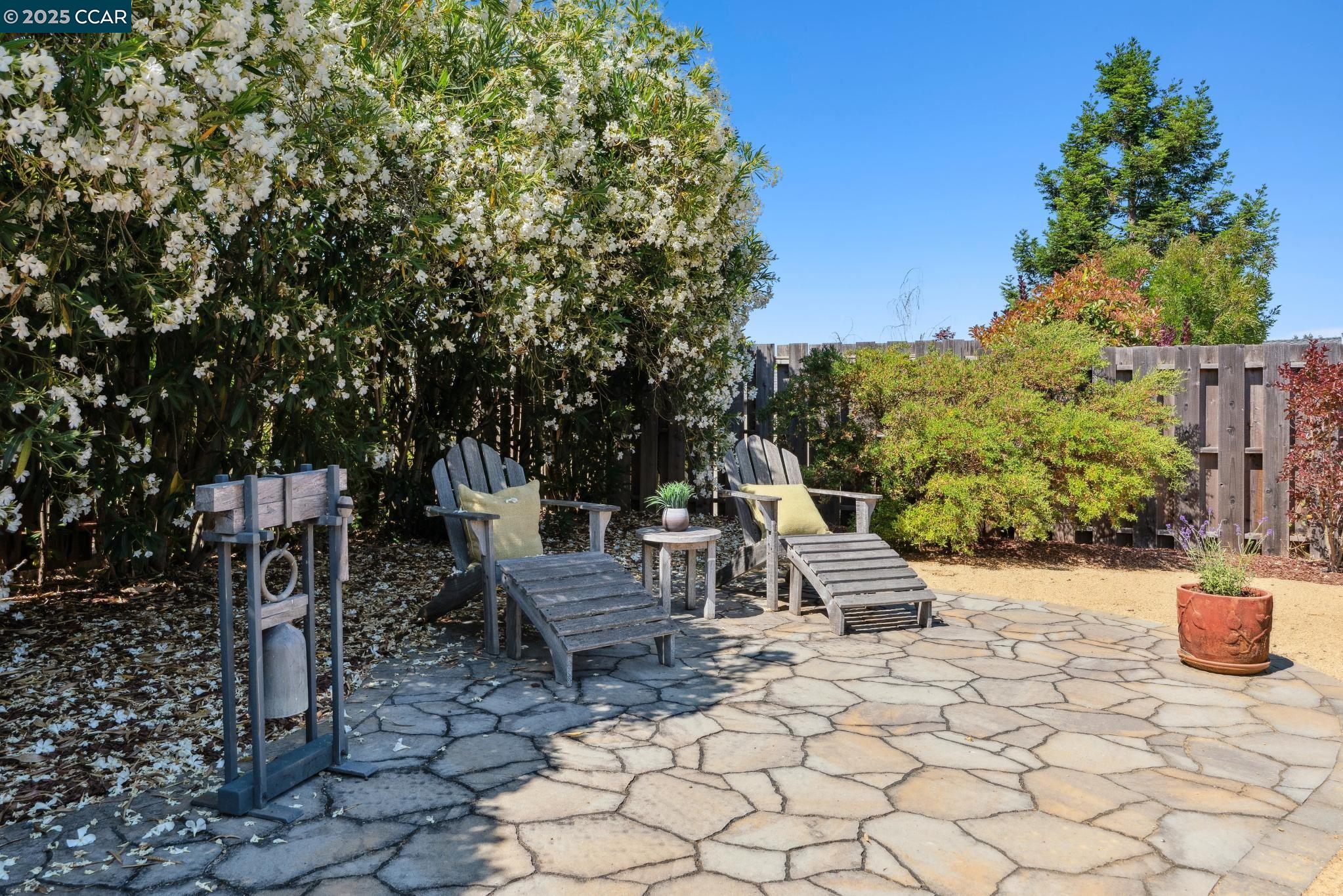 Detail Gallery Image 50 of 60 For 2817 Poulos Court, Pinole,  CA 94564 - 3 Beds | 2/1 Baths