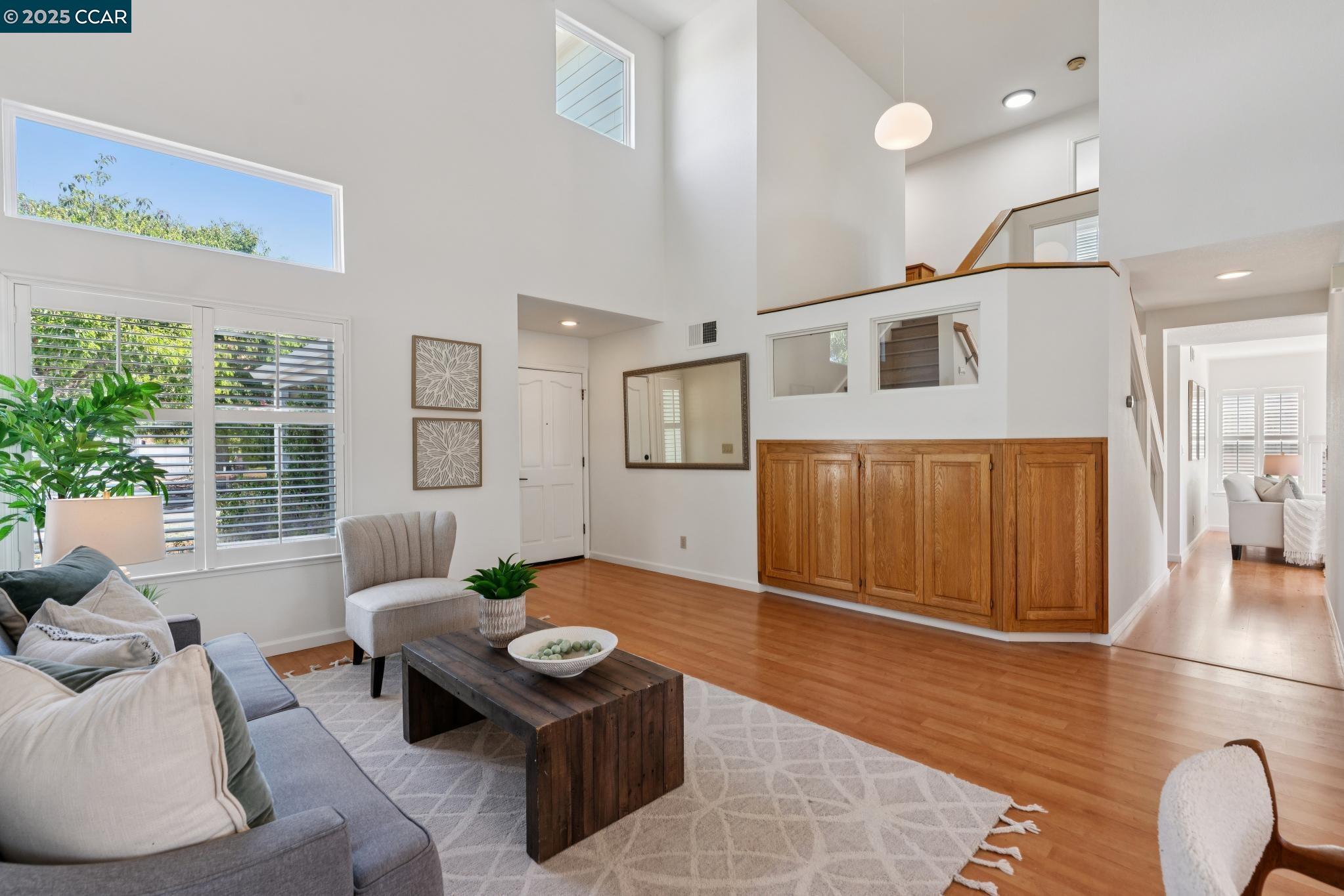 Detail Gallery Image 7 of 60 For 2817 Poulos Court, Pinole,  CA 94564 - 3 Beds | 2/1 Baths