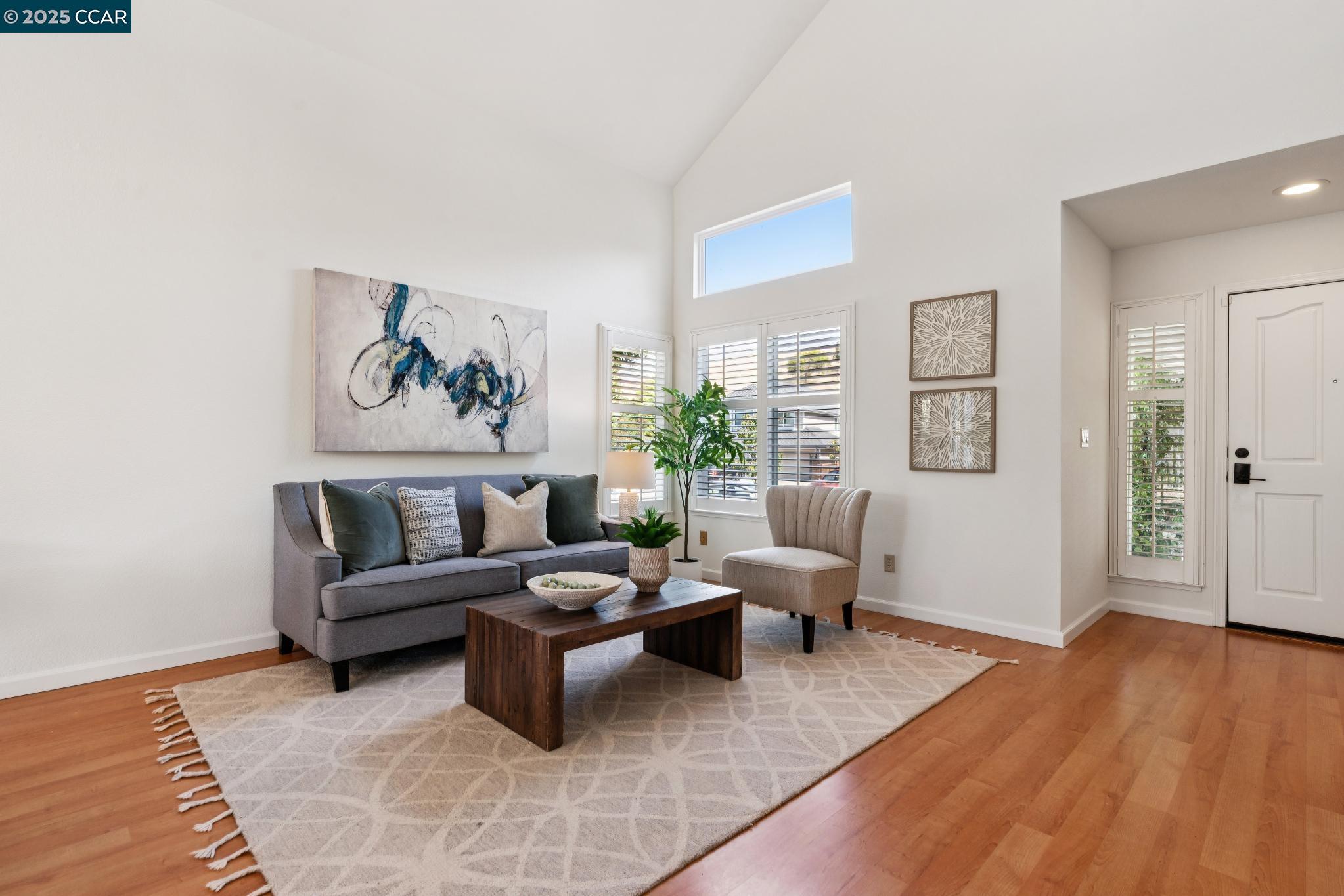 Detail Gallery Image 8 of 60 For 2817 Poulos Court, Pinole,  CA 94564 - 3 Beds | 2/1 Baths