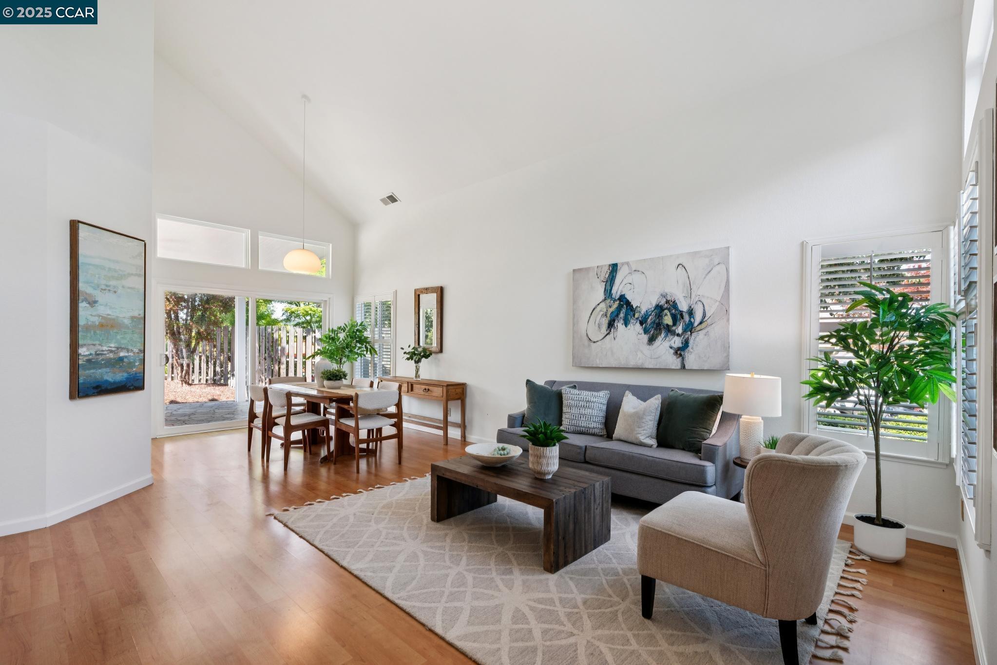 Detail Gallery Image 9 of 60 For 2817 Poulos Court, Pinole,  CA 94564 - 3 Beds | 2/1 Baths