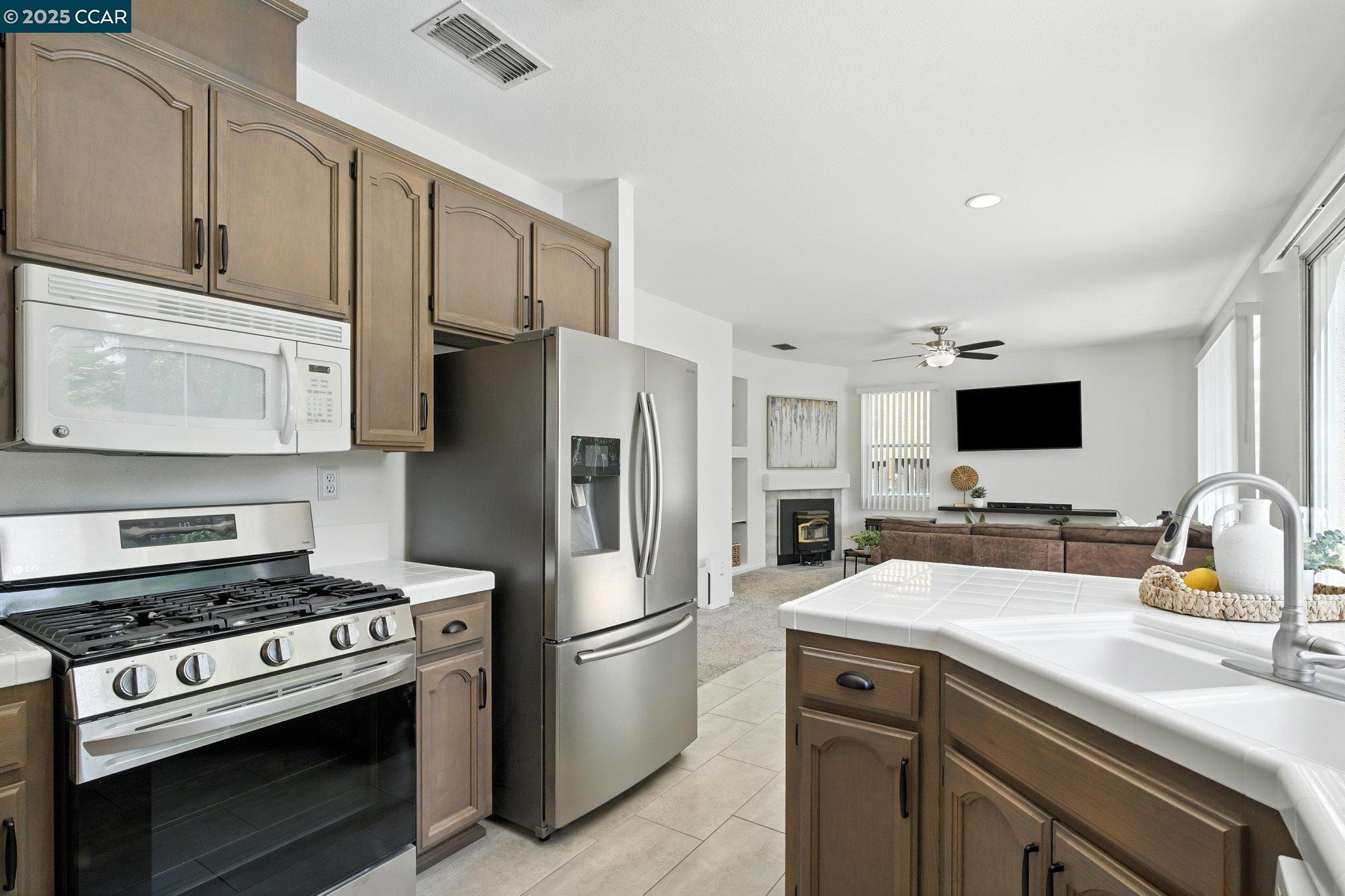 Detail Gallery Image 13 of 58 For 894 Stonewood Dr, Brentwood,  CA 94513 - 4 Beds | 2/1 Baths