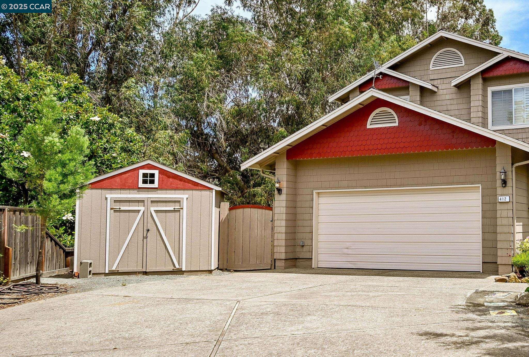 Detail Gallery Image 2 of 38 For 412 Midway Place, Martinez,  CA 94553-4243 - 4 Beds | 3 Baths