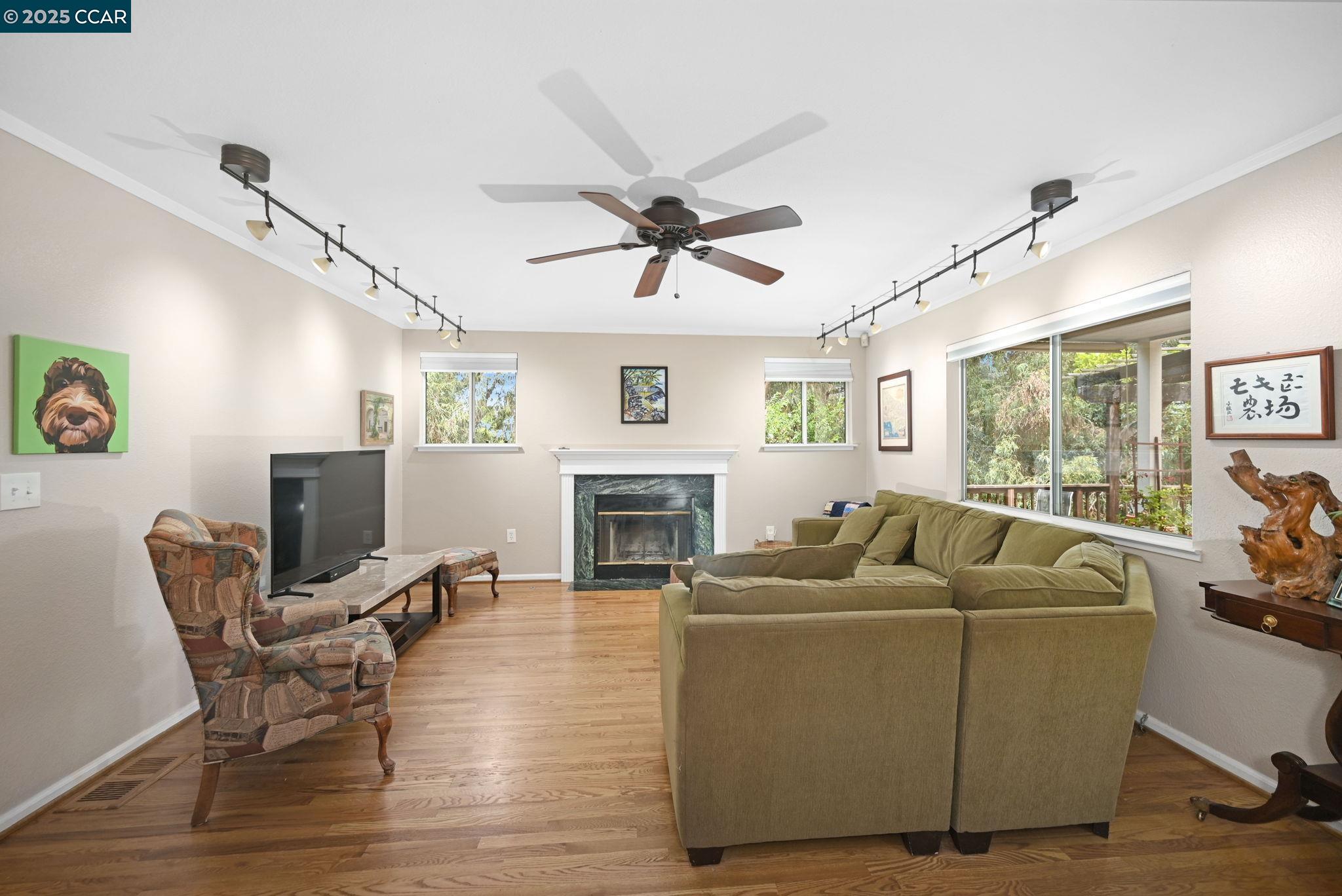 Detail Gallery Image 14 of 38 For 412 Midway Place, Martinez,  CA 94553-4243 - 4 Beds | 3 Baths
