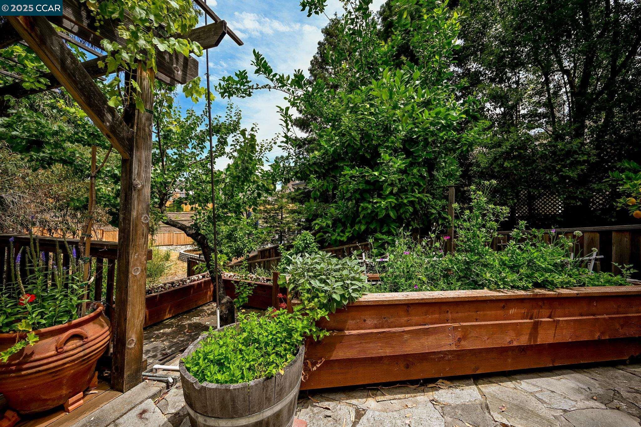 Detail Gallery Image 34 of 38 For 412 Midway Place, Martinez,  CA 94553-4243 - 4 Beds | 3 Baths