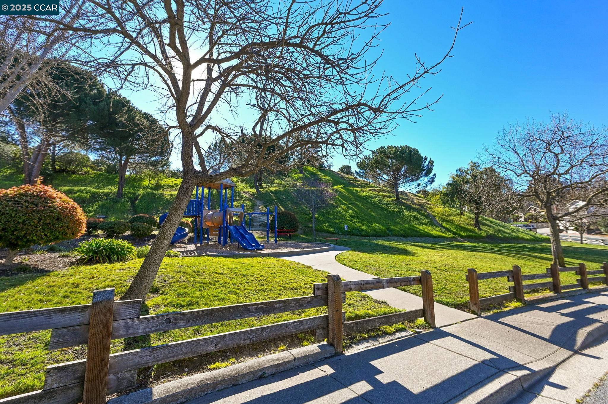 Detail Gallery Image 37 of 38 For 412 Midway Place, Martinez,  CA 94553-4243 - 4 Beds | 3 Baths