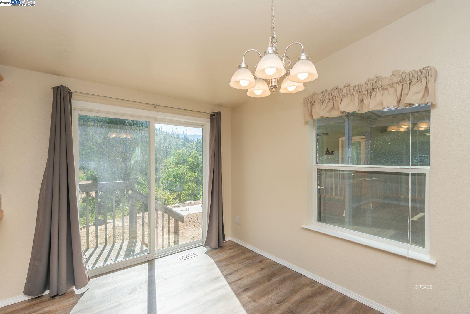 Detail Gallery Image 11 of 49 For 38500 State Highway 299, Junction City,  CA 96048 - 3 Beds | 2 Baths