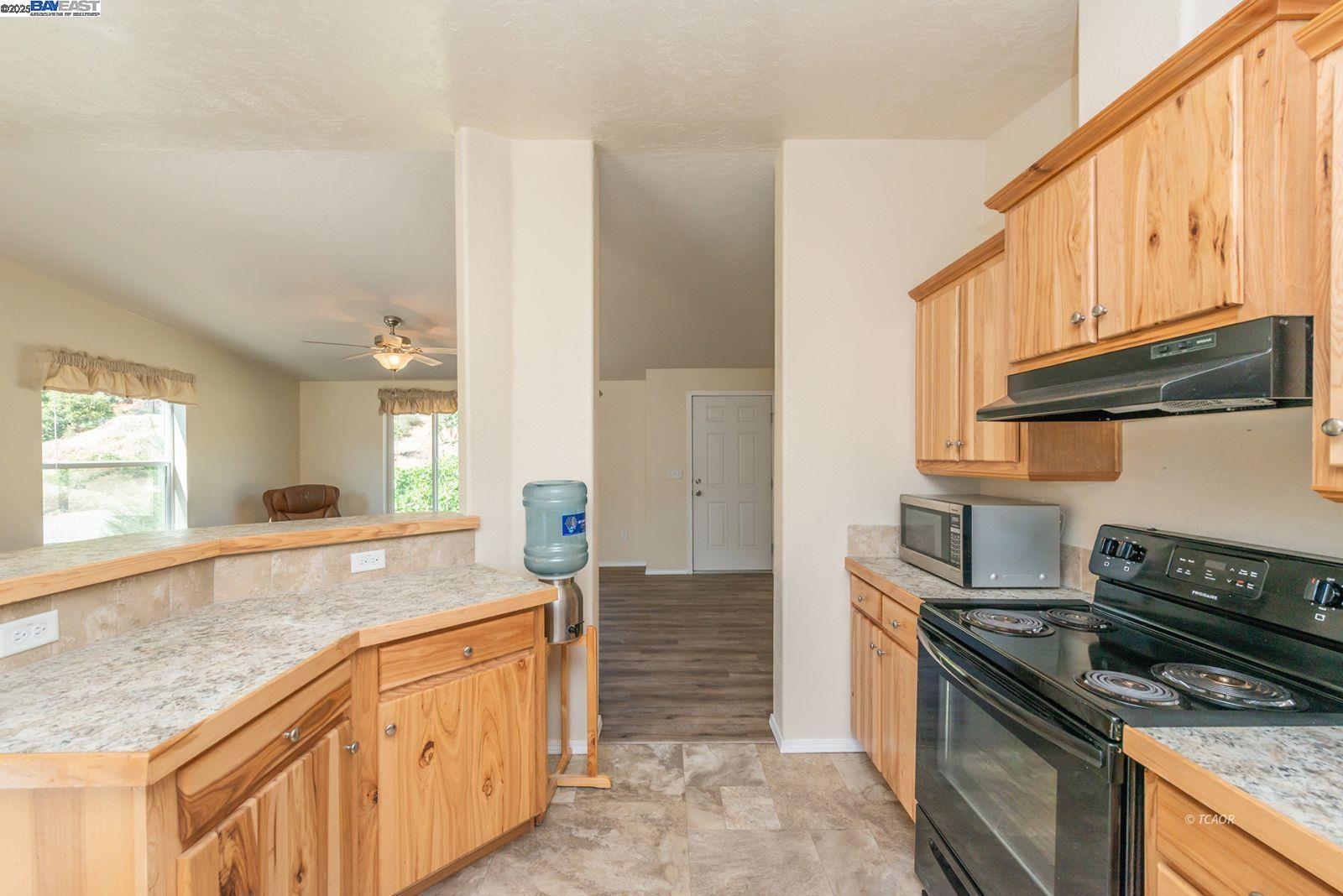 Detail Gallery Image 20 of 49 For 38500 State Highway 299, Junction City,  CA 96048 - 3 Beds | 2 Baths