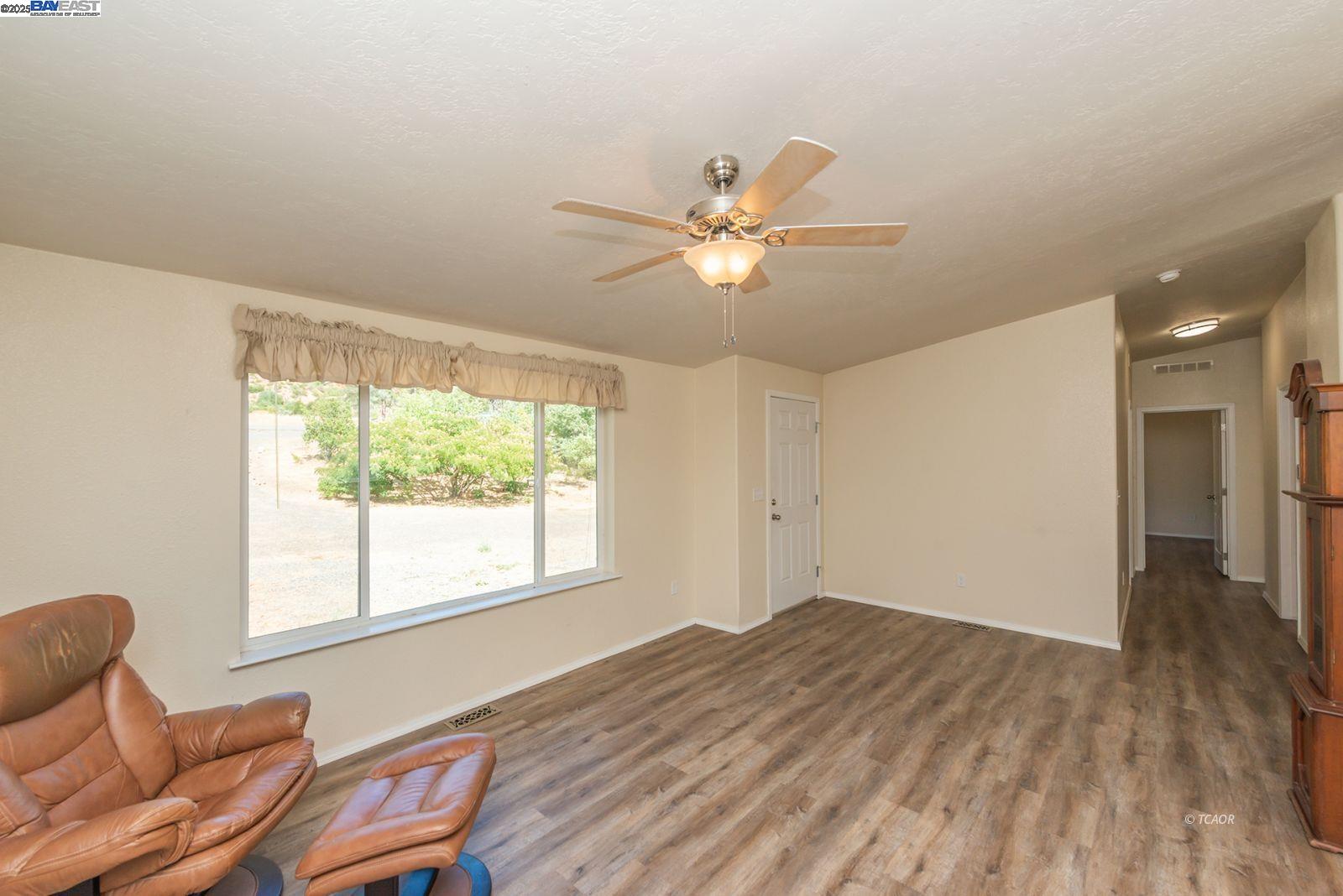 Detail Gallery Image 8 of 49 For 38500 State Highway 299, Junction City,  CA 96048 - 3 Beds | 2 Baths