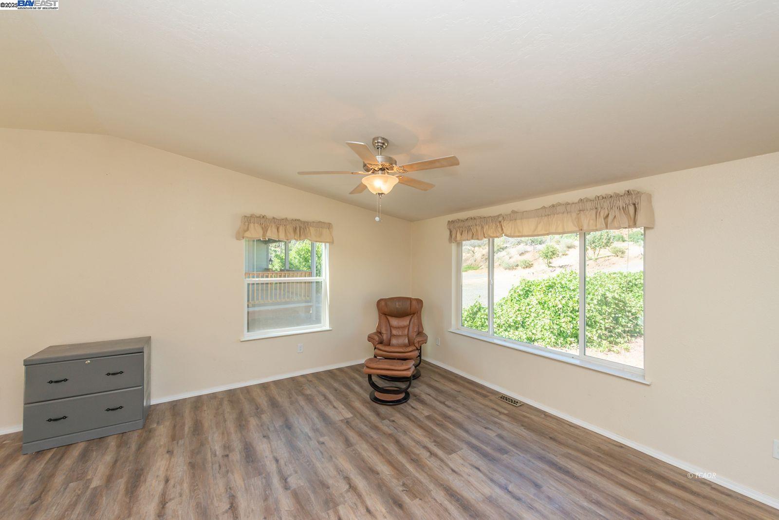 Detail Gallery Image 10 of 49 For 38500 State Highway 299, Junction City,  CA 96048 - 3 Beds | 2 Baths
