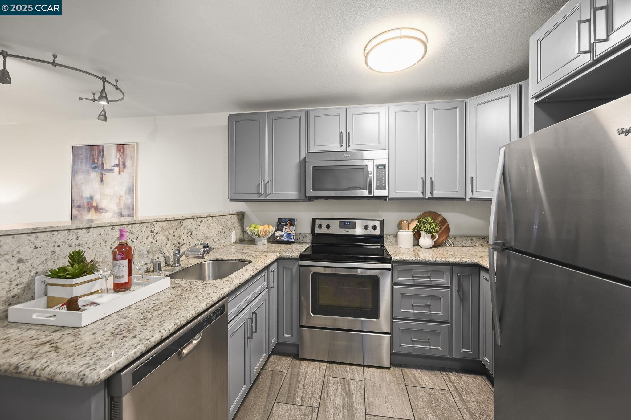 Photo #2: 41103968 Listing 