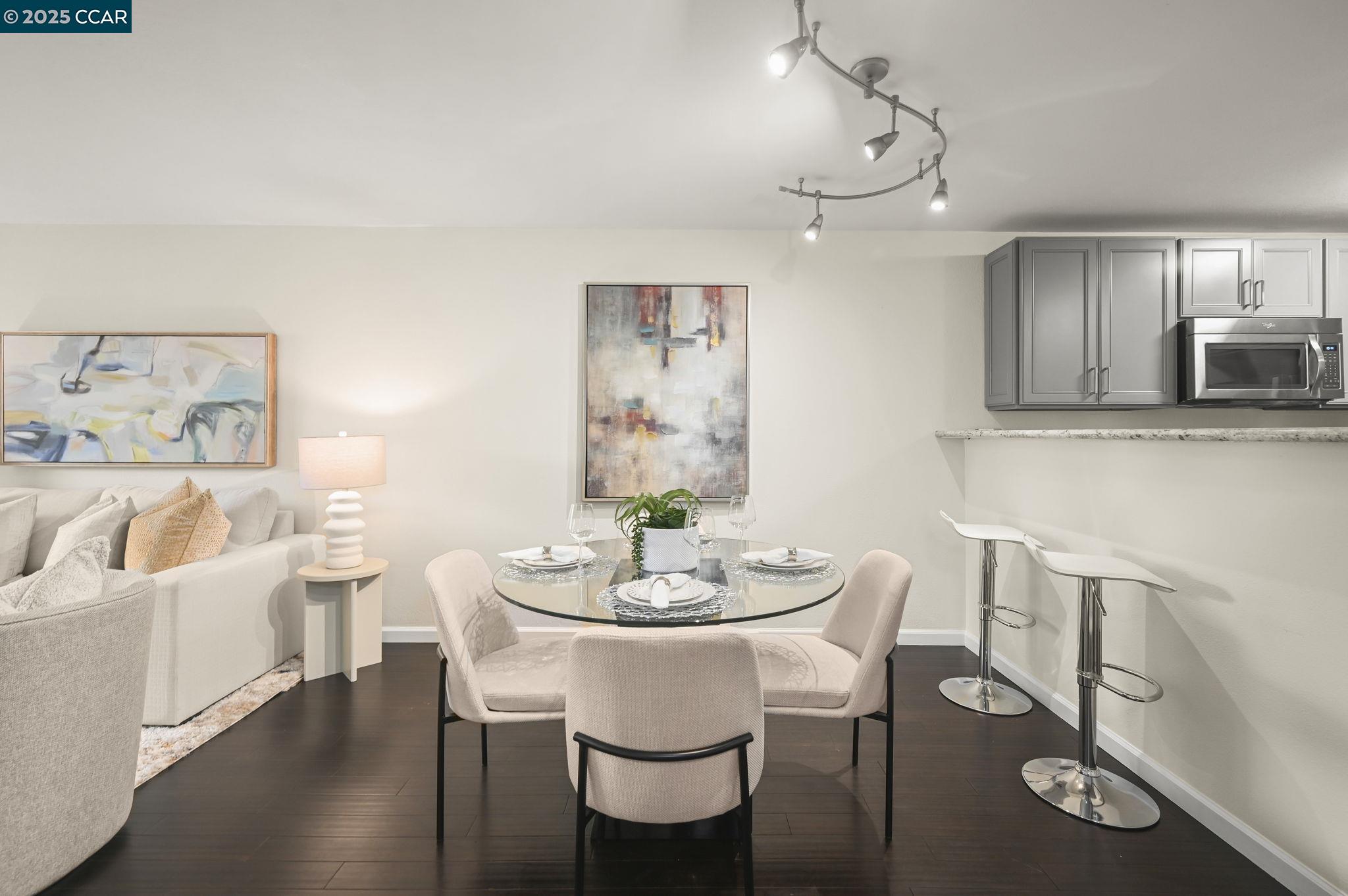 Photo #6: 41103968 Listing 