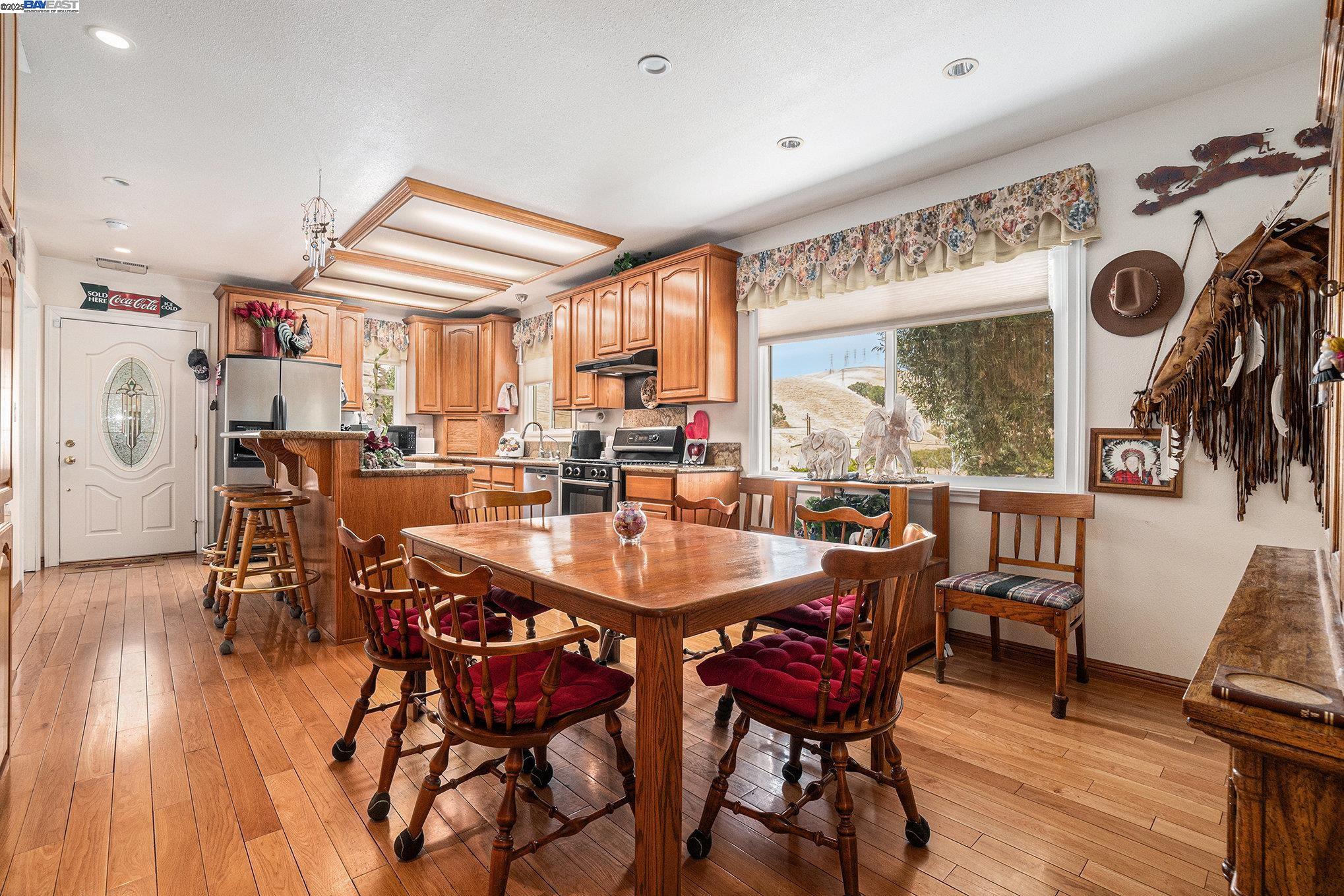 Detail Gallery Image 17 of 60 For 5799 Nortonville, Pittsburg,  CA 94565 - 3 Beds | 2 Baths