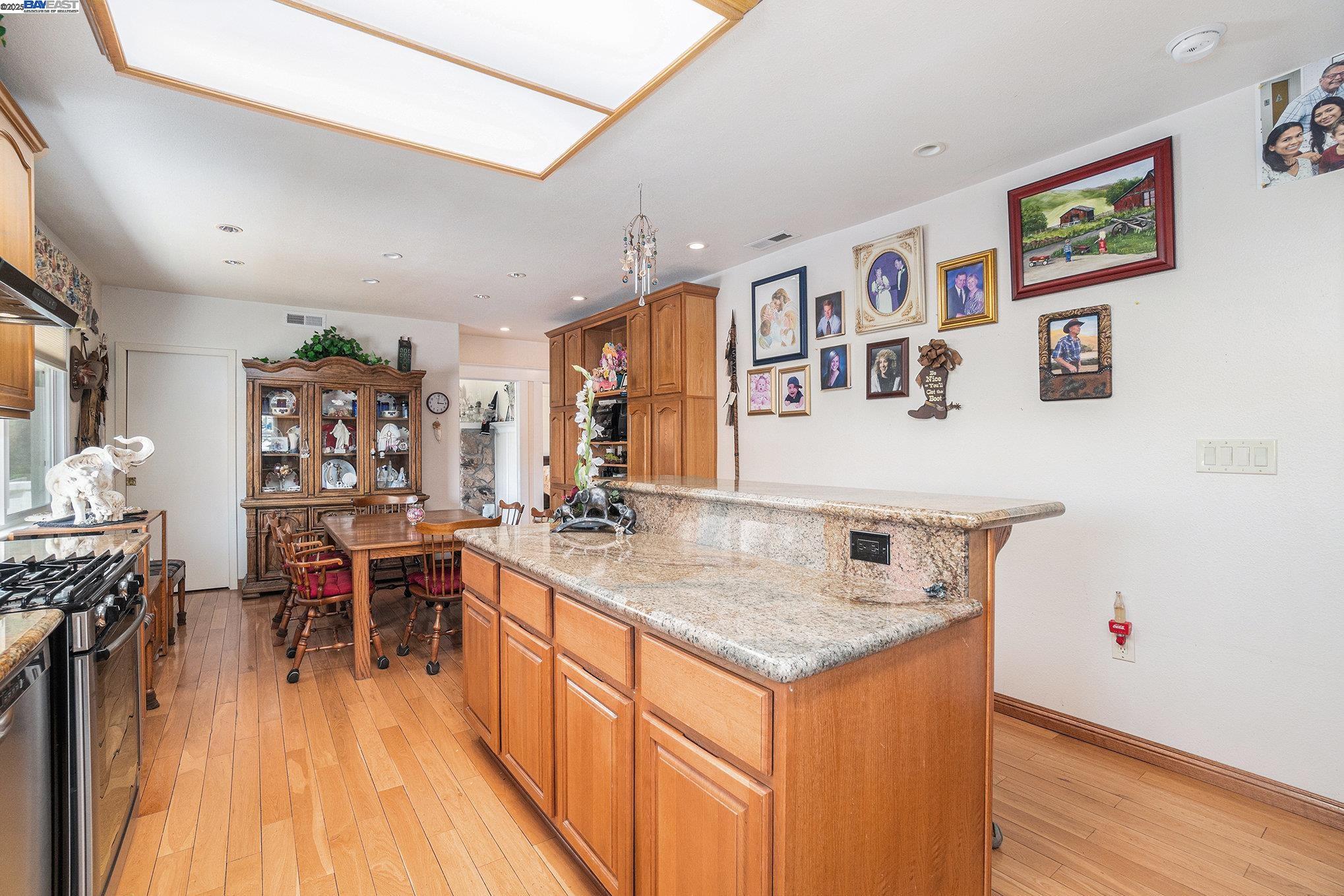 Detail Gallery Image 18 of 60 For 5799 Nortonville, Pittsburg,  CA 94565 - 3 Beds | 2 Baths