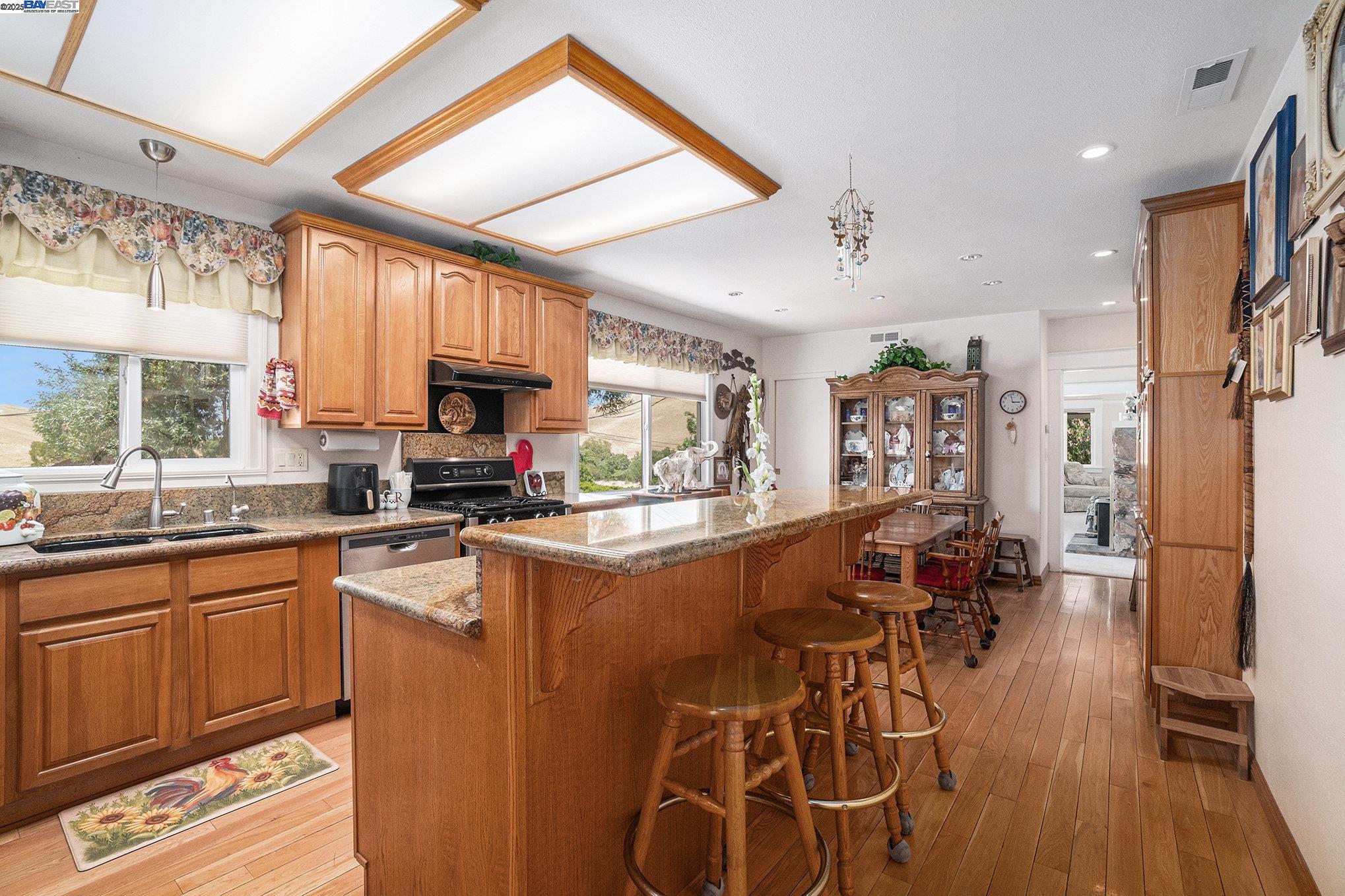 Detail Gallery Image 19 of 60 For 5799 Nortonville, Pittsburg,  CA 94565 - 3 Beds | 2 Baths