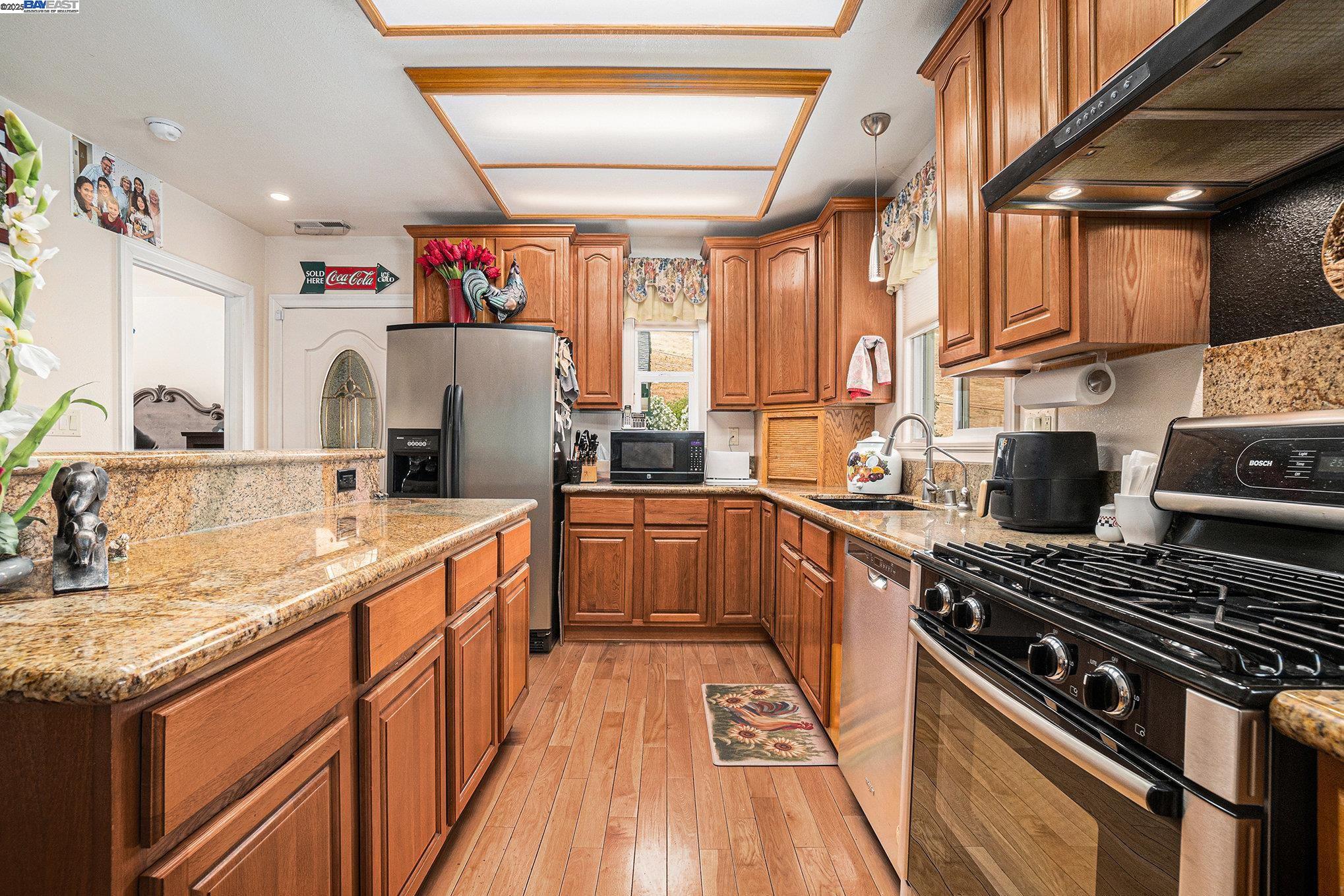 Detail Gallery Image 20 of 60 For 5799 Nortonville, Pittsburg,  CA 94565 - 3 Beds | 2 Baths