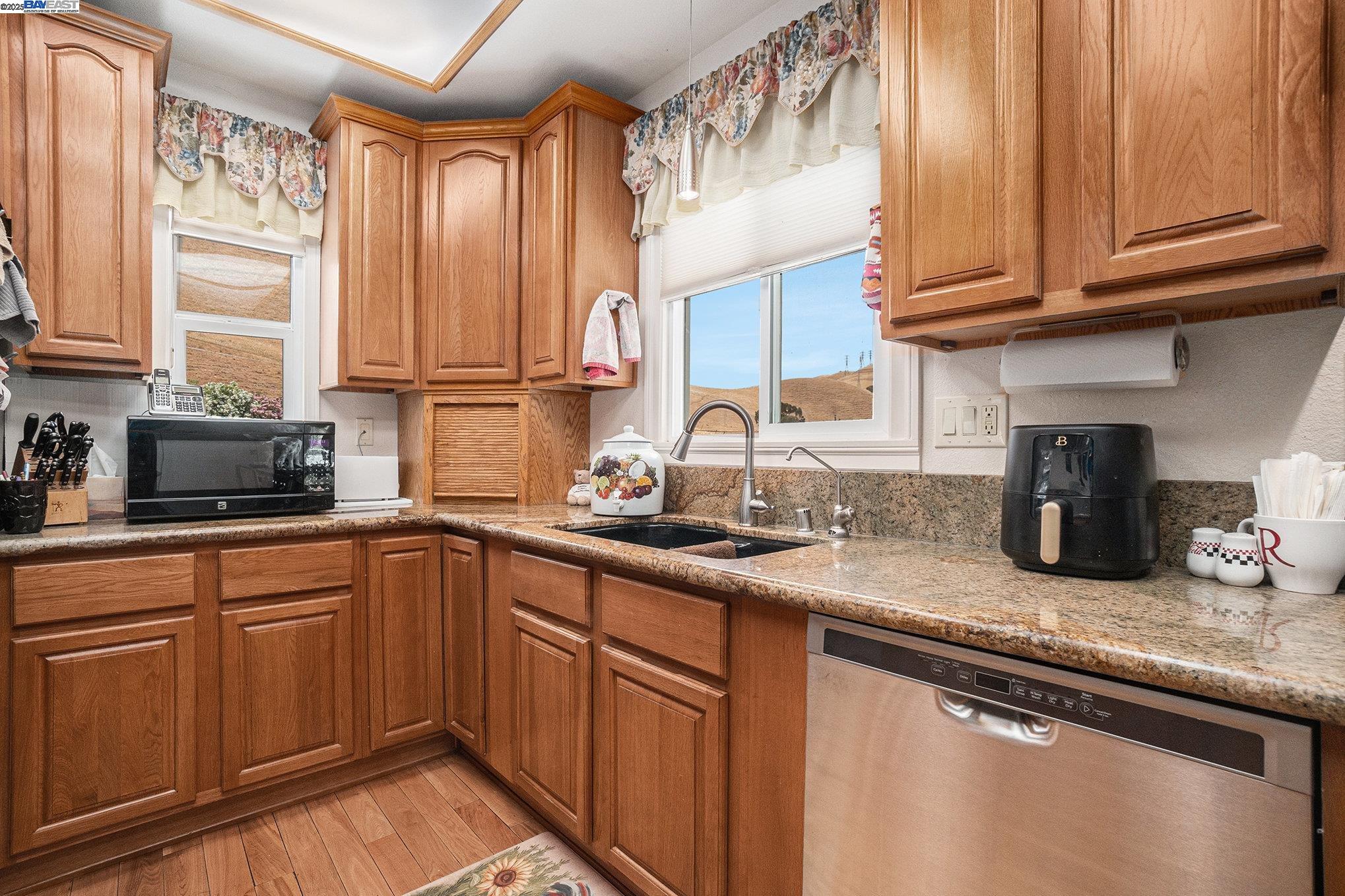 Detail Gallery Image 21 of 60 For 5799 Nortonville, Pittsburg,  CA 94565 - 3 Beds | 2 Baths