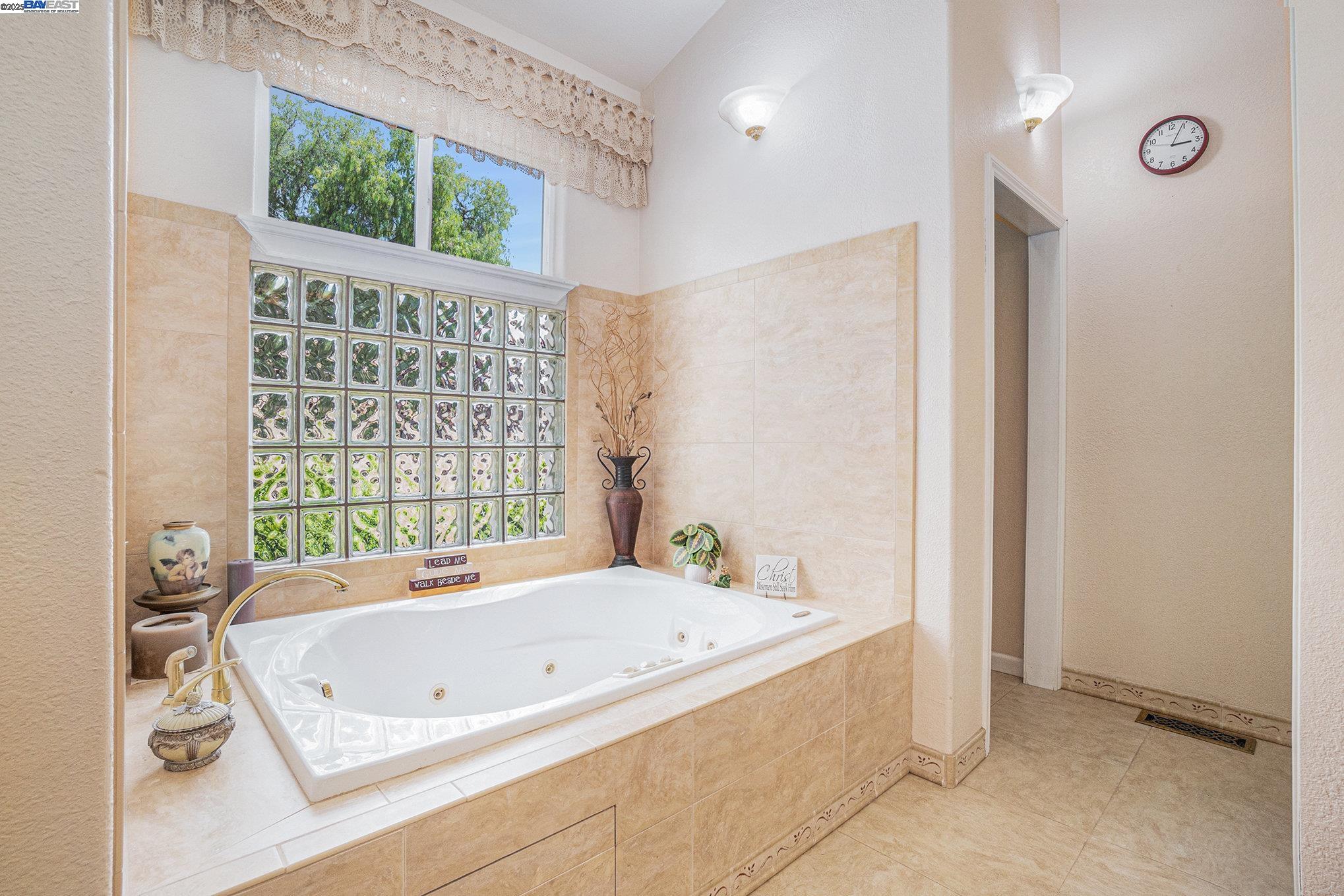 Detail Gallery Image 26 of 60 For 5799 Nortonville, Pittsburg,  CA 94565 - 3 Beds | 2 Baths