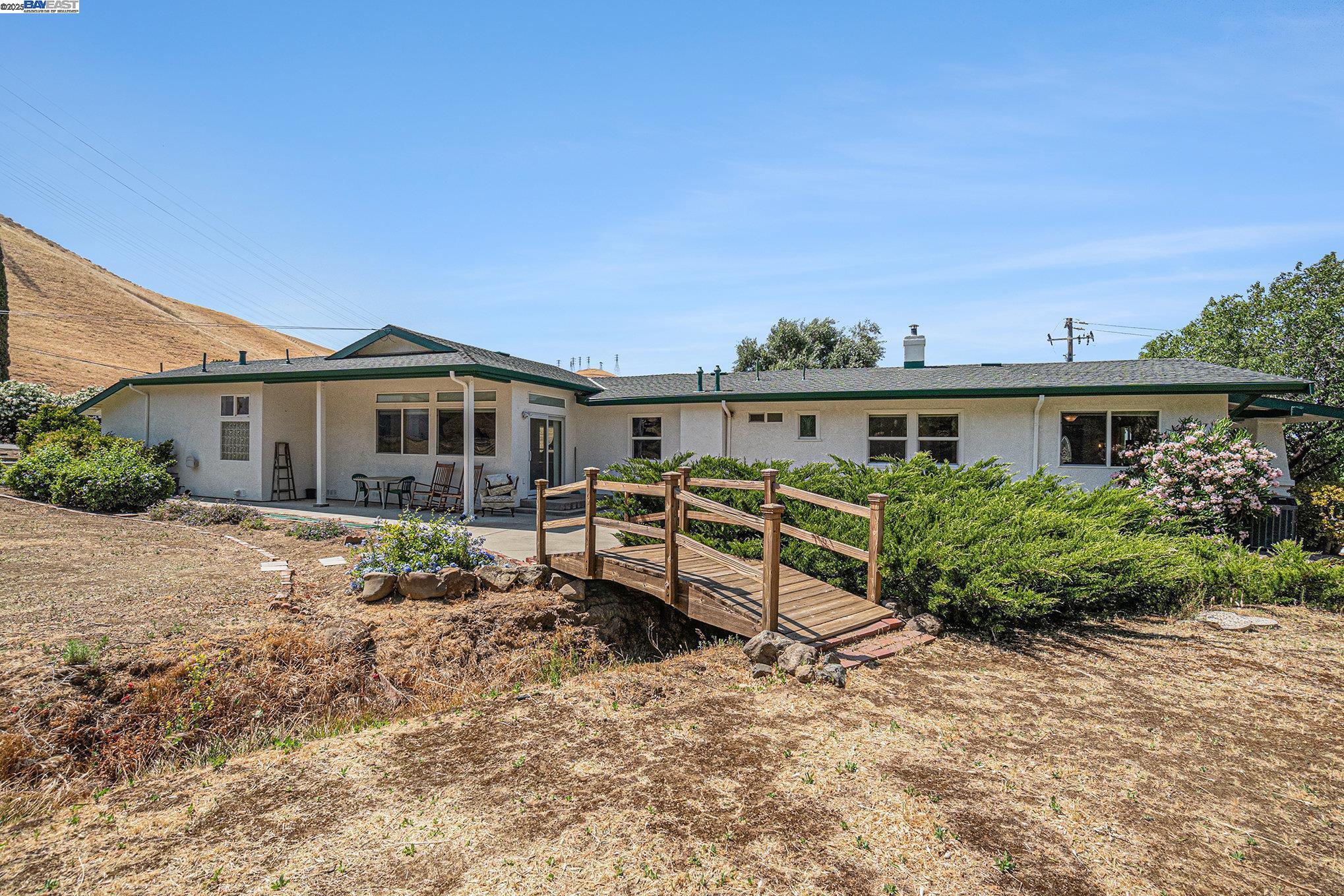 Detail Gallery Image 32 of 60 For 5799 Nortonville, Pittsburg,  CA 94565 - 3 Beds | 2 Baths