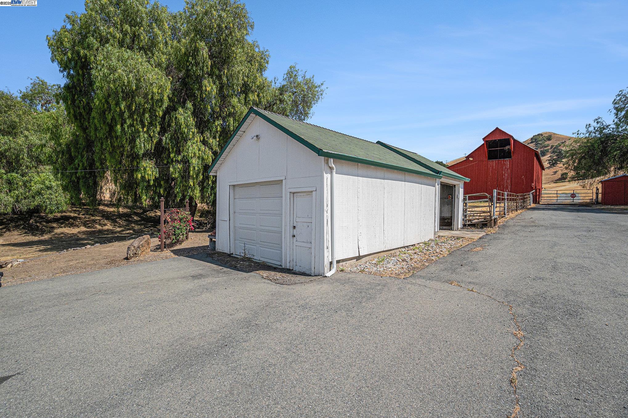 Detail Gallery Image 37 of 60 For 5799 Nortonville, Pittsburg,  CA 94565 - 3 Beds | 2 Baths