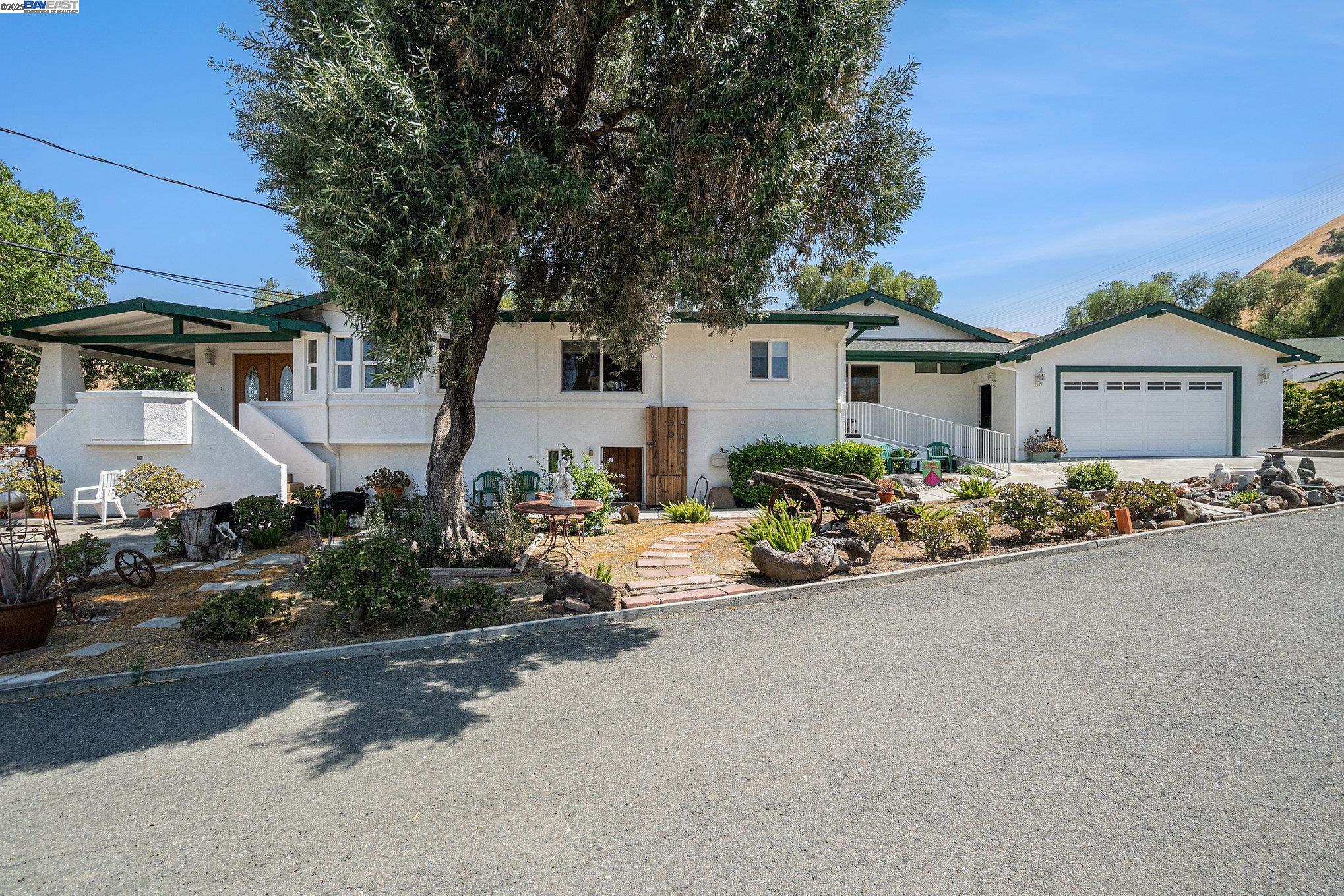Detail Gallery Image 5 of 60 For 5799 Nortonville, Pittsburg,  CA 94565 - 3 Beds | 2 Baths