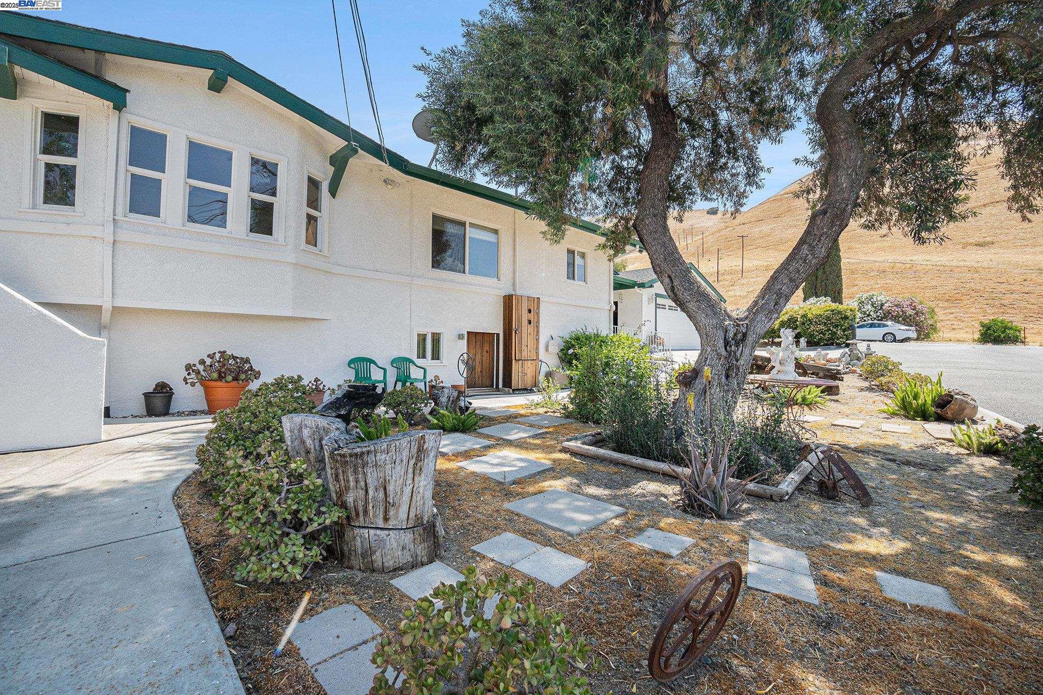 Detail Gallery Image 6 of 60 For 5799 Nortonville, Pittsburg,  CA 94565 - 3 Beds | 2 Baths