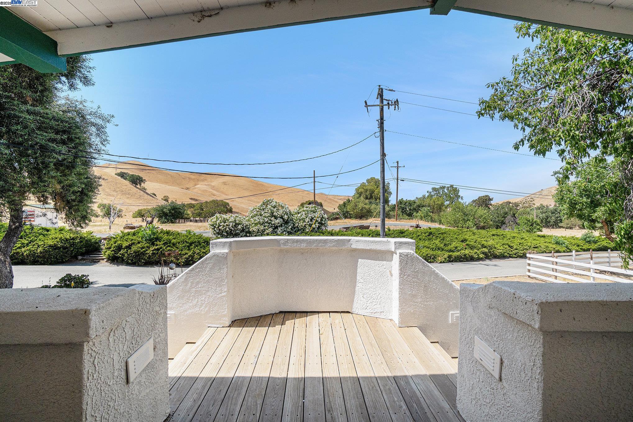 Detail Gallery Image 9 of 60 For 5799 Nortonville, Pittsburg,  CA 94565 - 3 Beds | 2 Baths