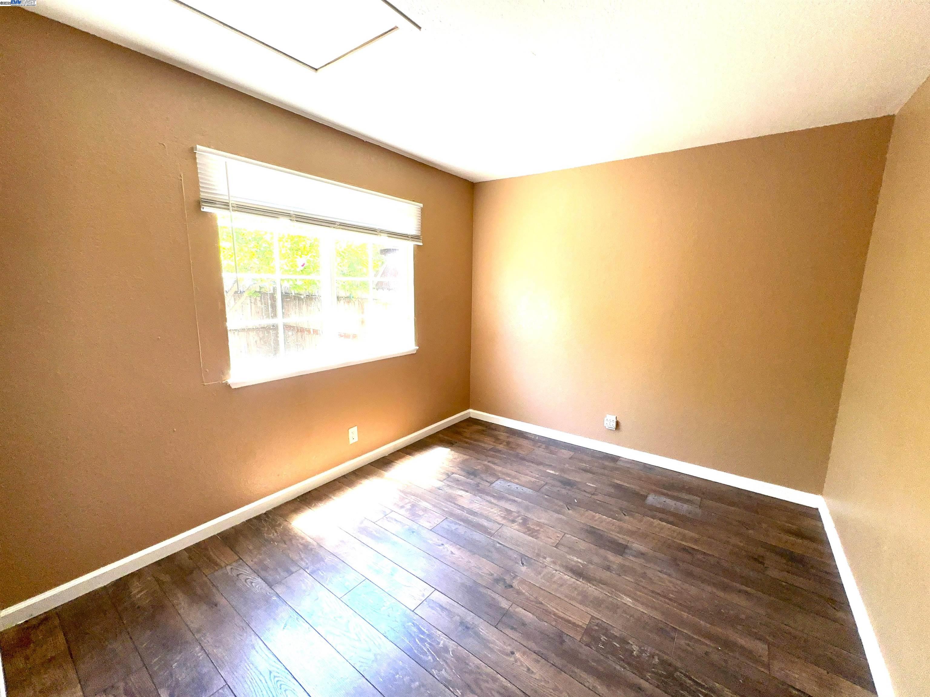 Detail Gallery Image 13 of 28 For 10580 Creekside, Oakland,  CA 94603 - 3 Beds | 2 Baths