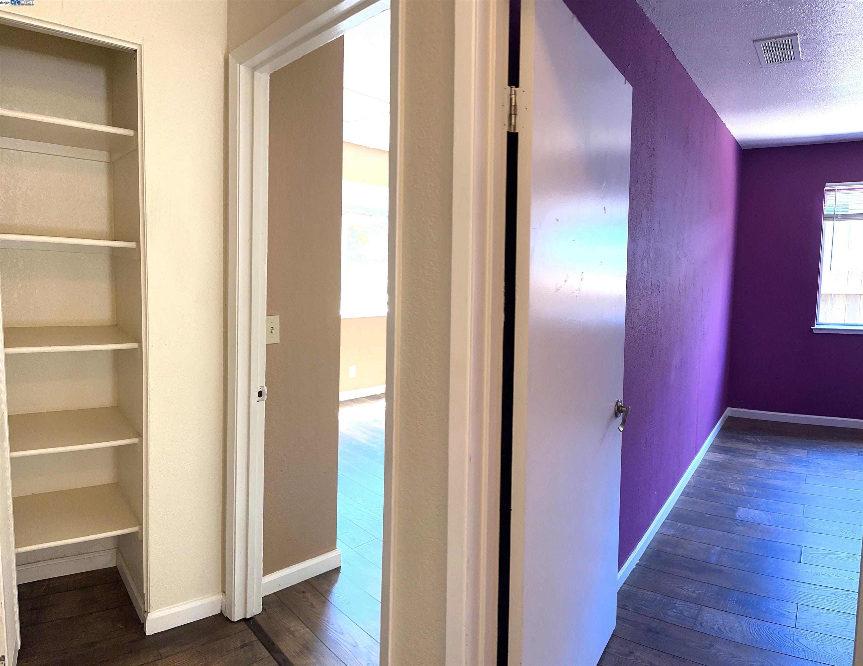 Detail Gallery Image 14 of 28 For 10580 Creekside, Oakland,  CA 94603 - 3 Beds | 2 Baths