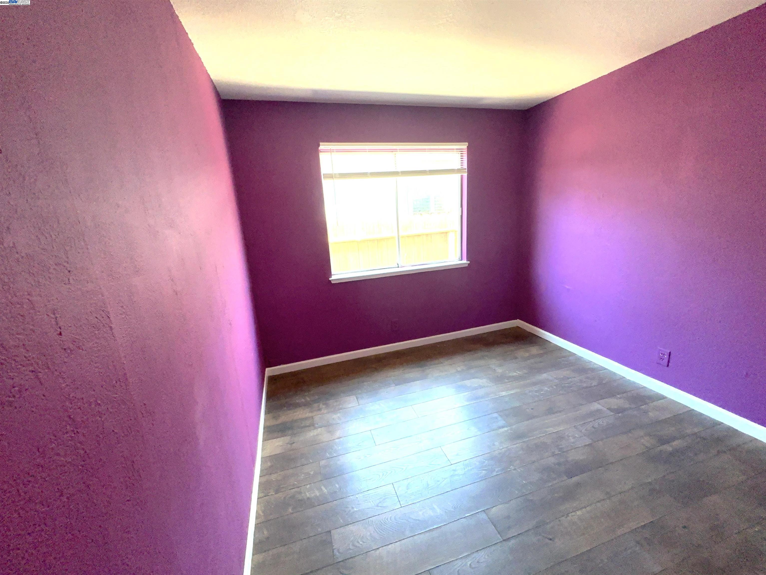 Detail Gallery Image 15 of 28 For 10580 Creekside, Oakland,  CA 94603 - 3 Beds | 2 Baths